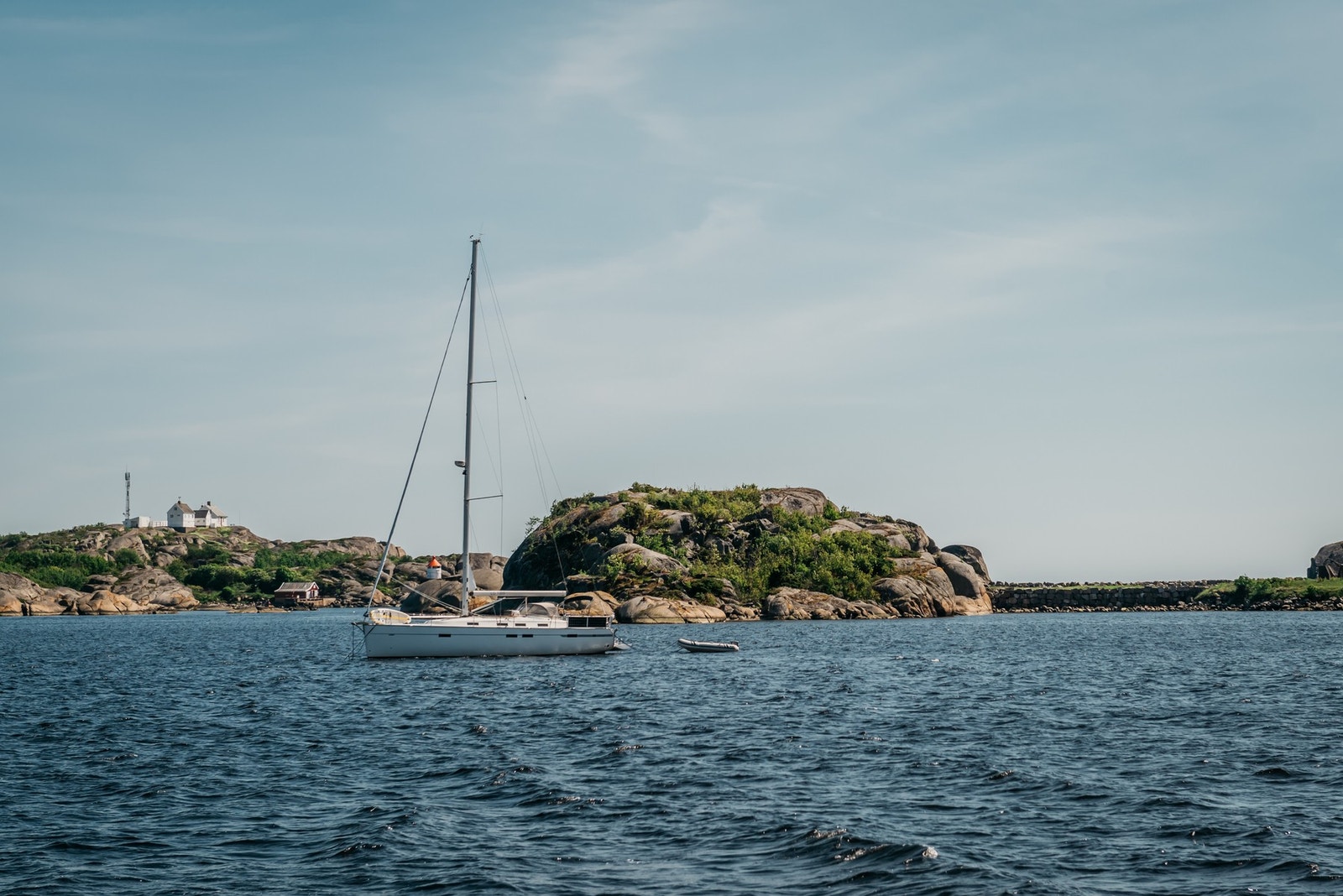 Stavern forbindes med sommer, sol og sjø. Galleribilde