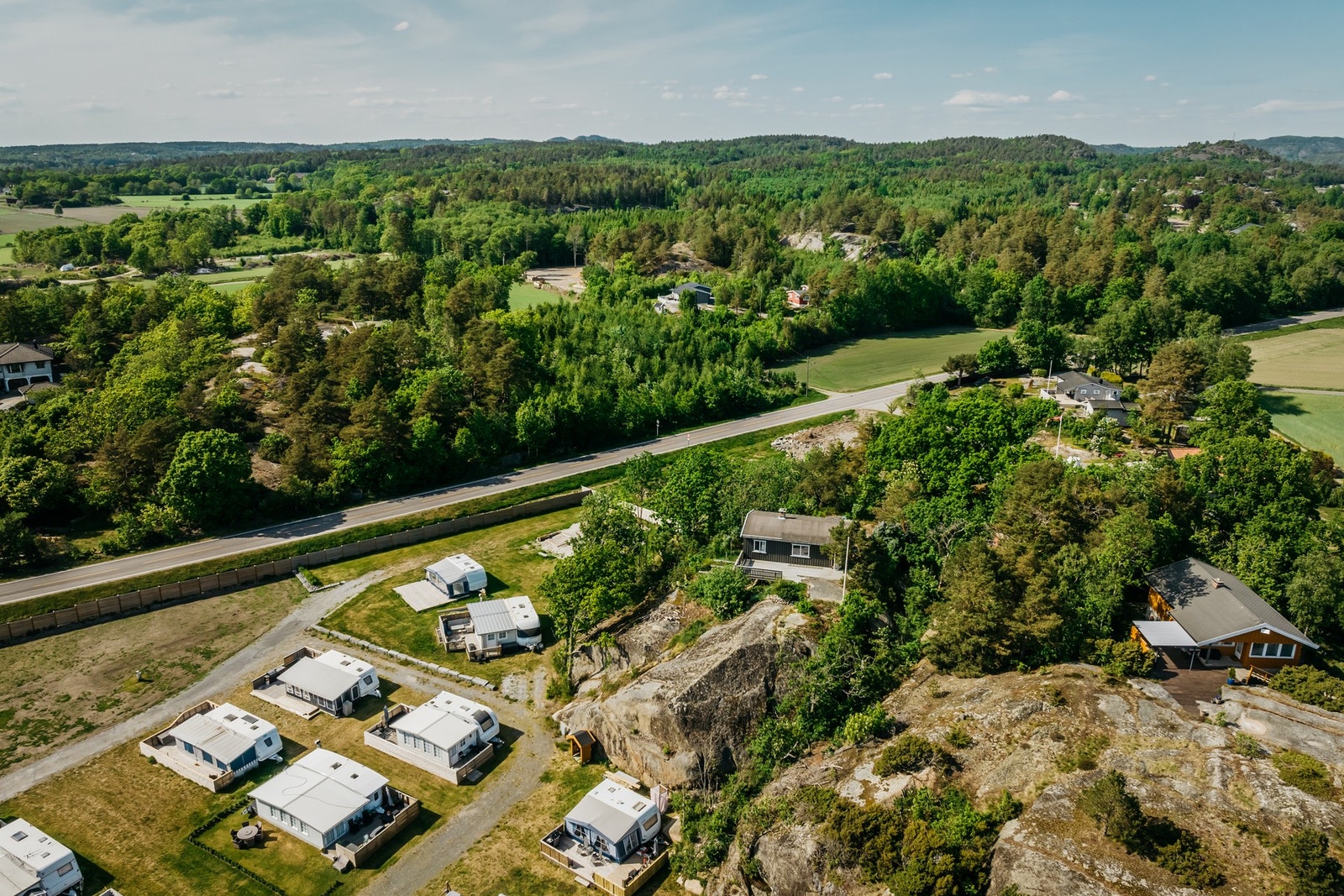 Eiendommen ligger i idylliske omgivelser. Galleribilde