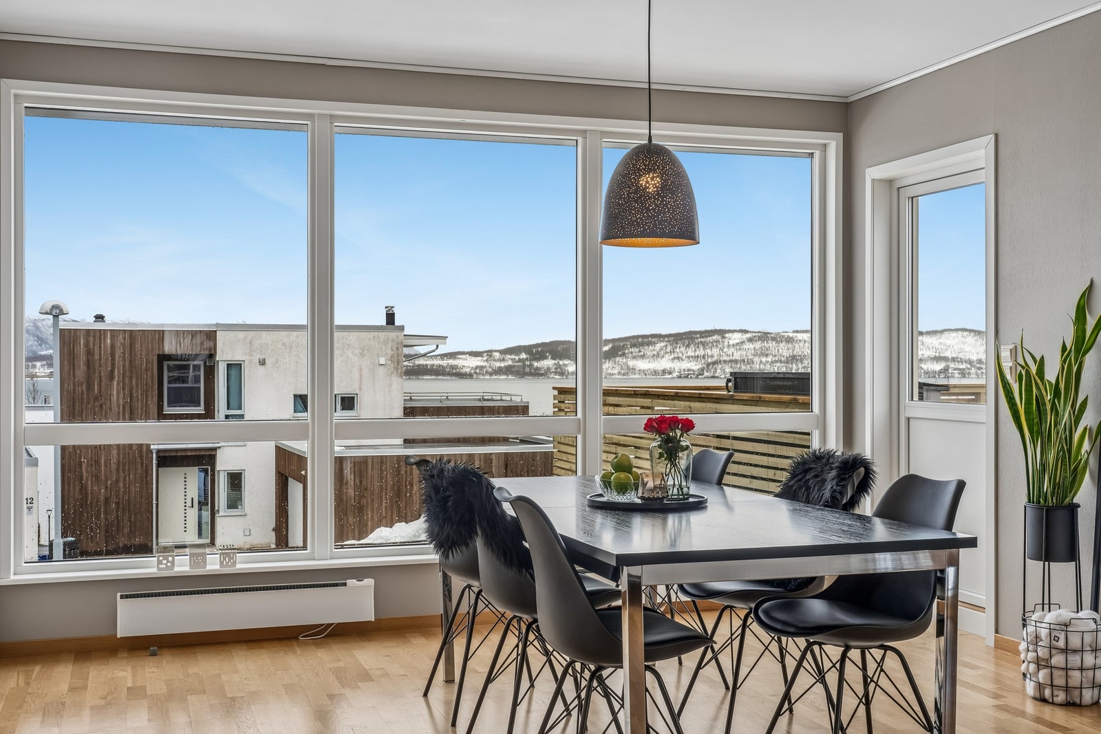 En innholdsrik og lekker 3-roms andelsleilighet. Galleribilde