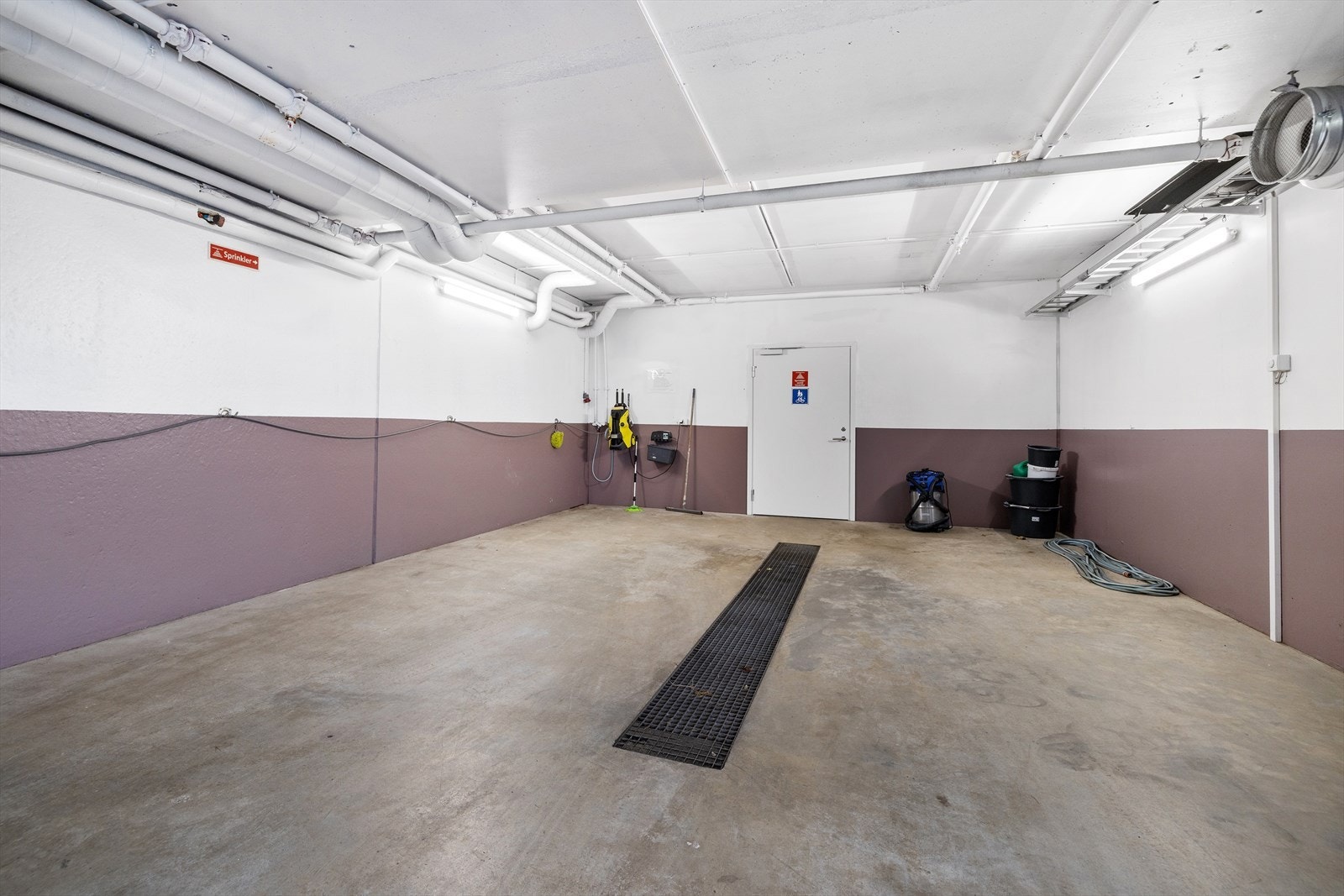 Sameiet byr på egen vaskehall i felles garasjeanlegg. Galleribilde