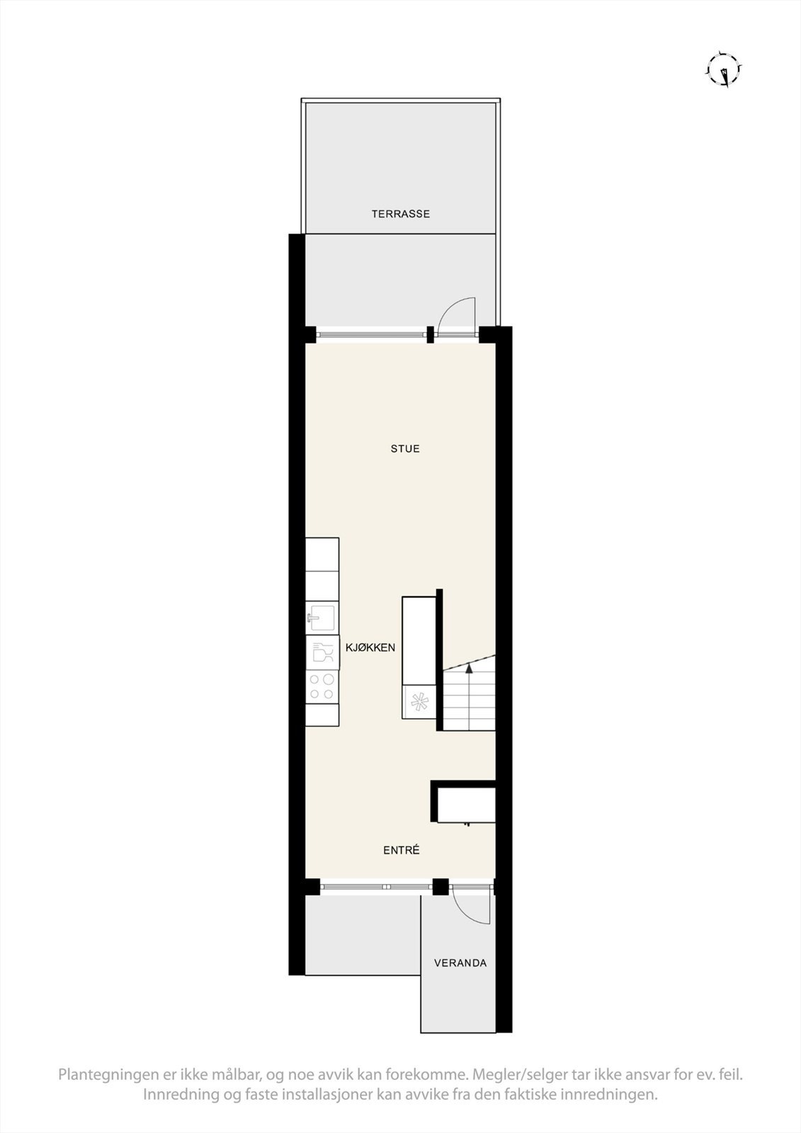 Første etasje har en sosial og åpen løsning som binder entré, kjøkken og stue sammen. Galleribilde