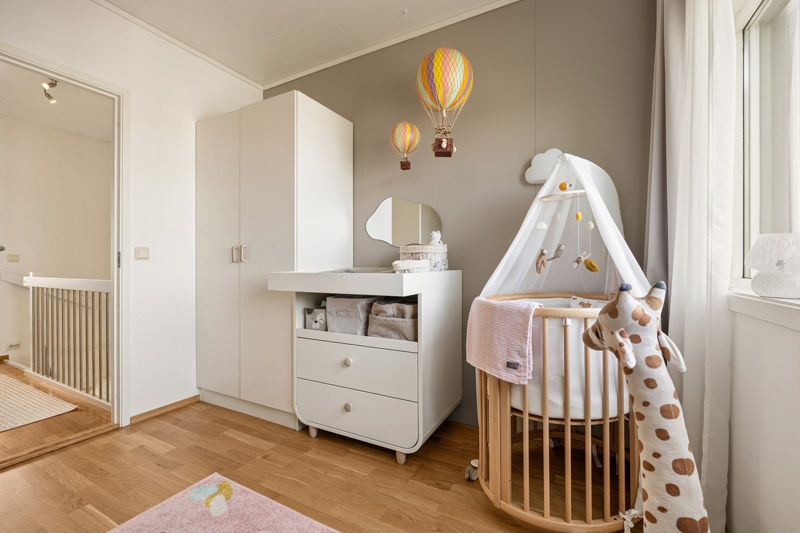 Det andre soverommet passer utmerket som barnerom, gjesterom eller kontor. Galleribilde