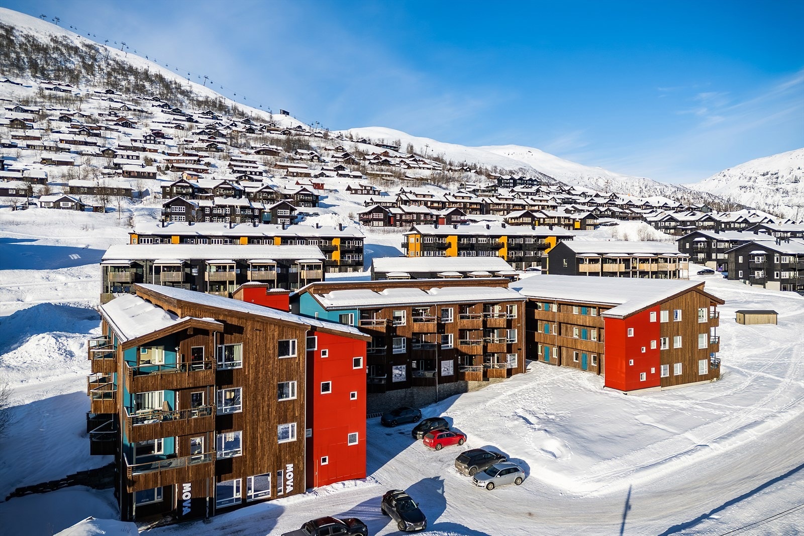 Leiligheten ligger i et moderne bygg og har en naturskjønn, attraktiv beliggenhet i Myrkdalen Galleribilde