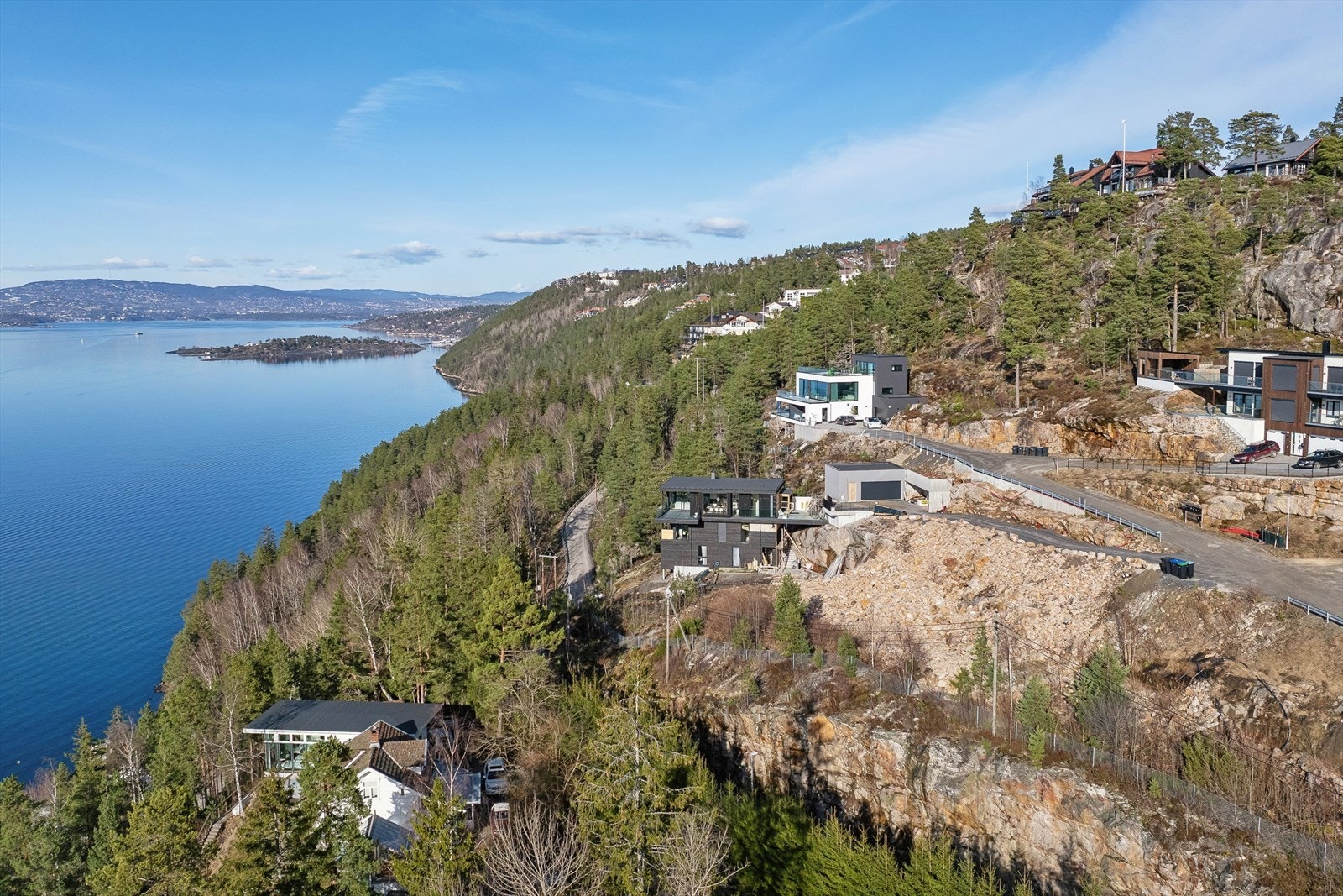 Flere av husene begynner å komme på plass. Galleribilde