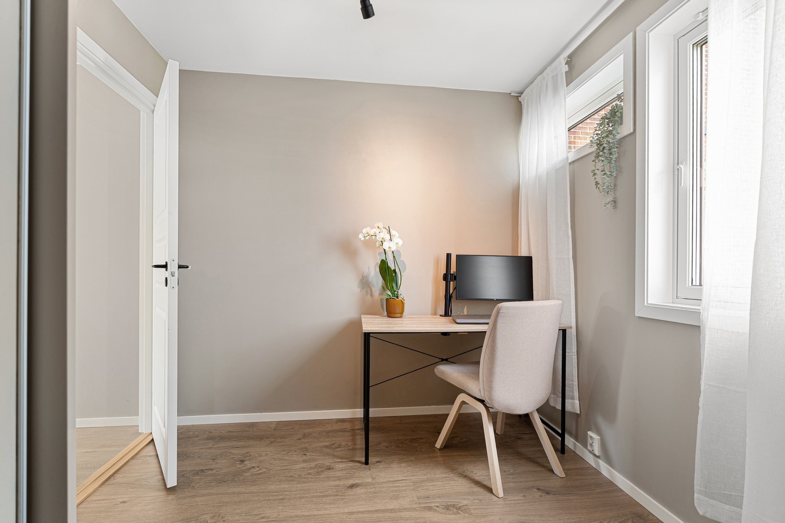 Perfekt som barnerom, kontor eller gjesterom. Galleribilde