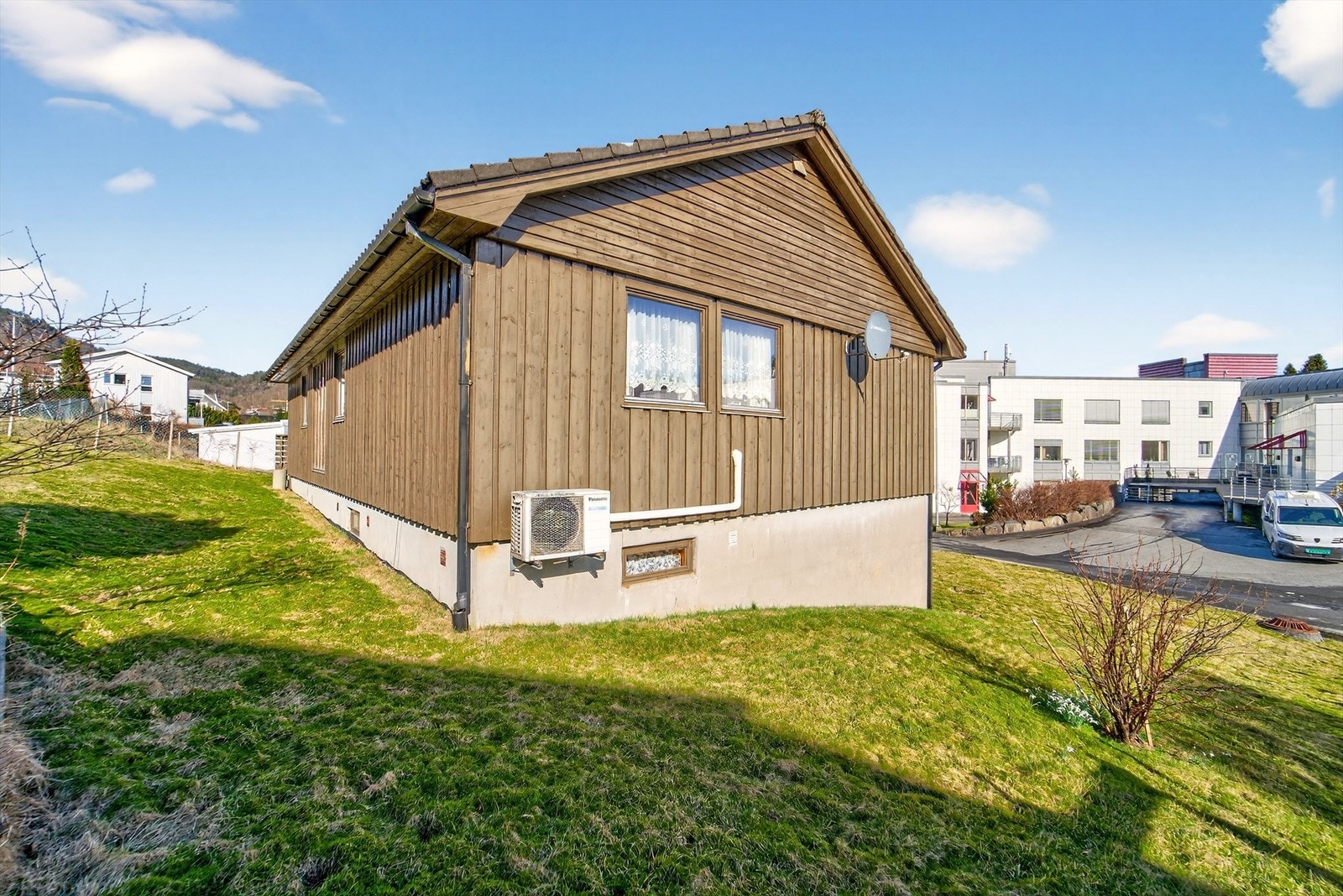 Fasade side. Galleribilde