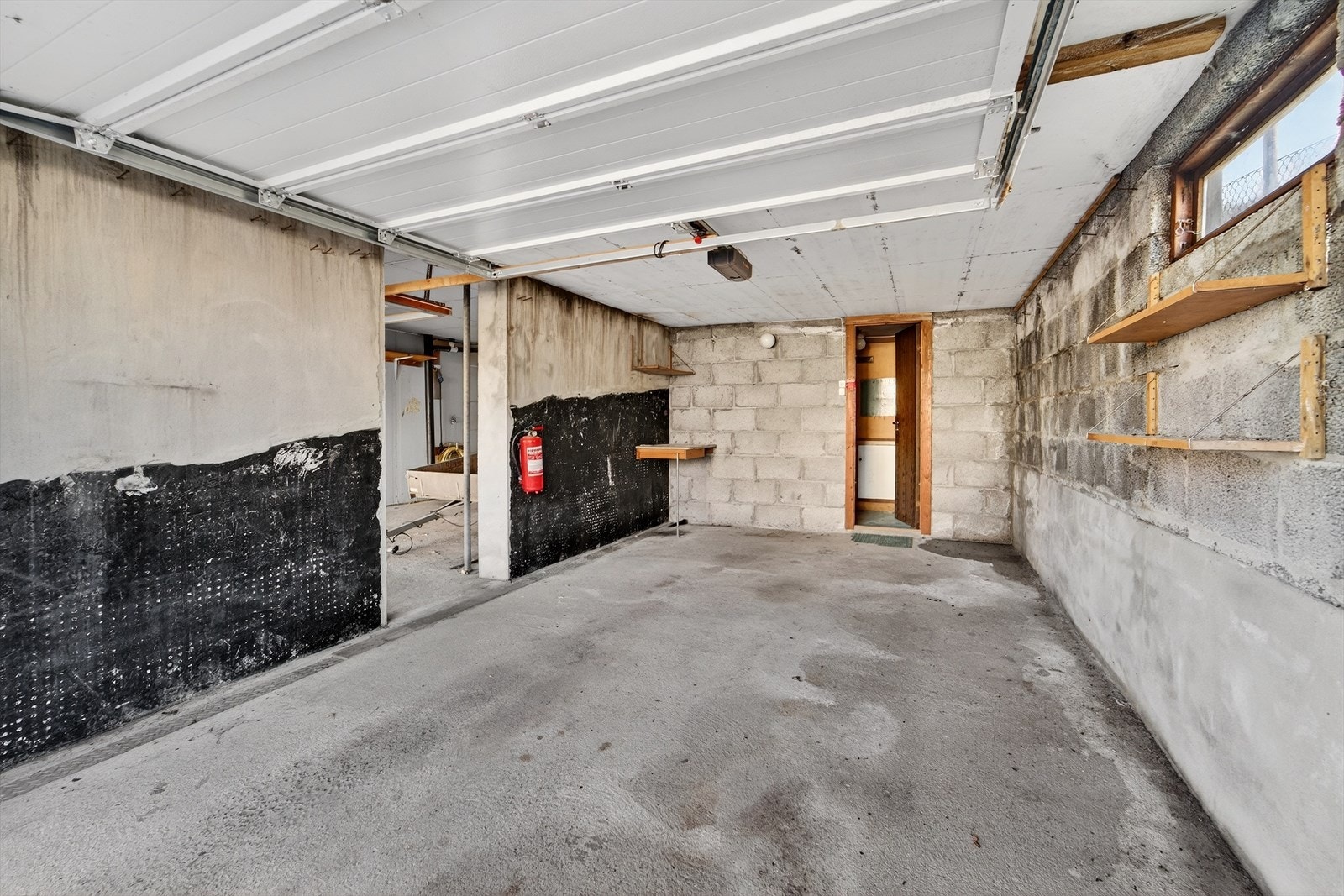 Garasje 2, med bod i bakkant. Galleribilde