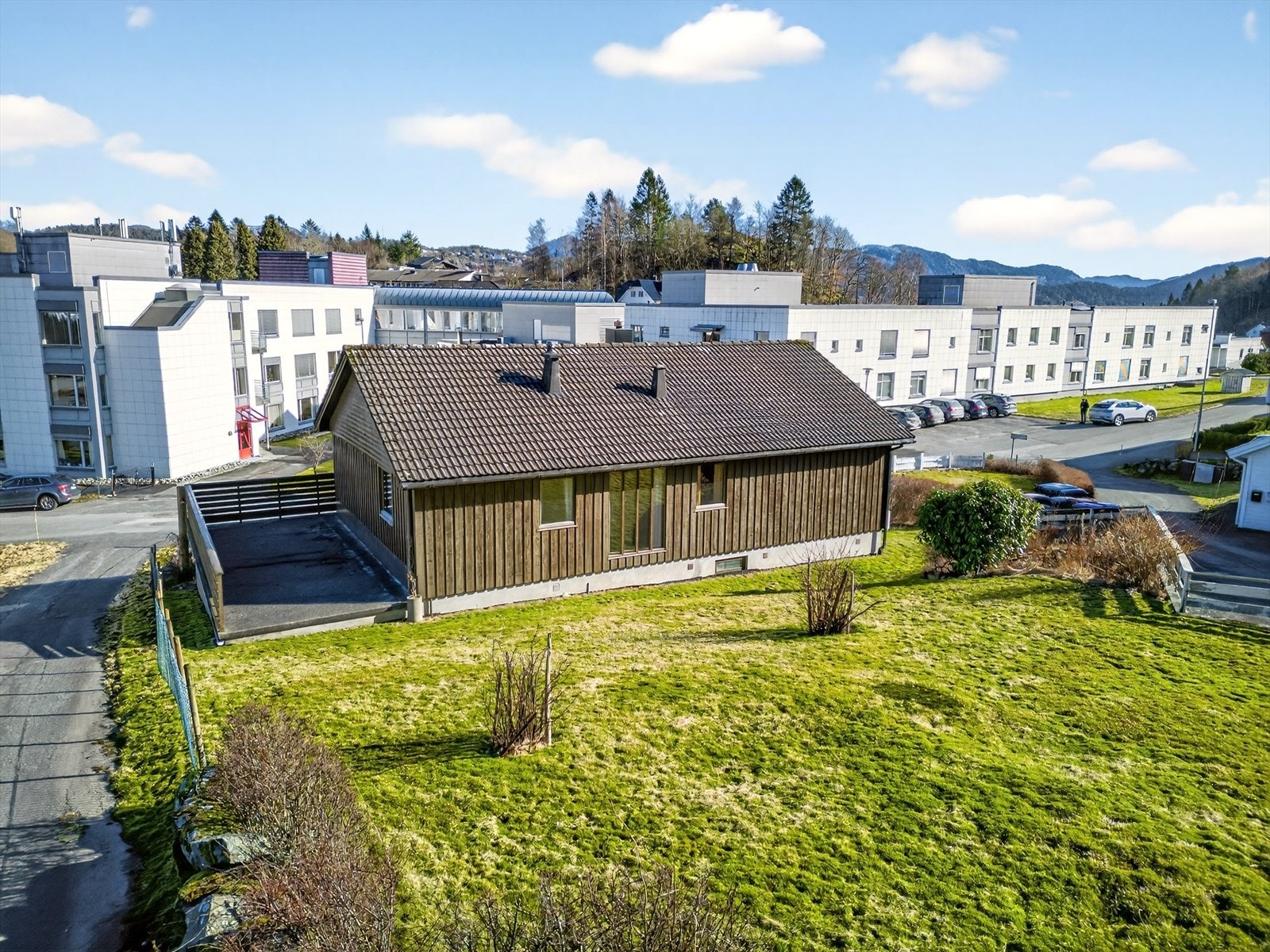 Fasade bakside. Galleribilde