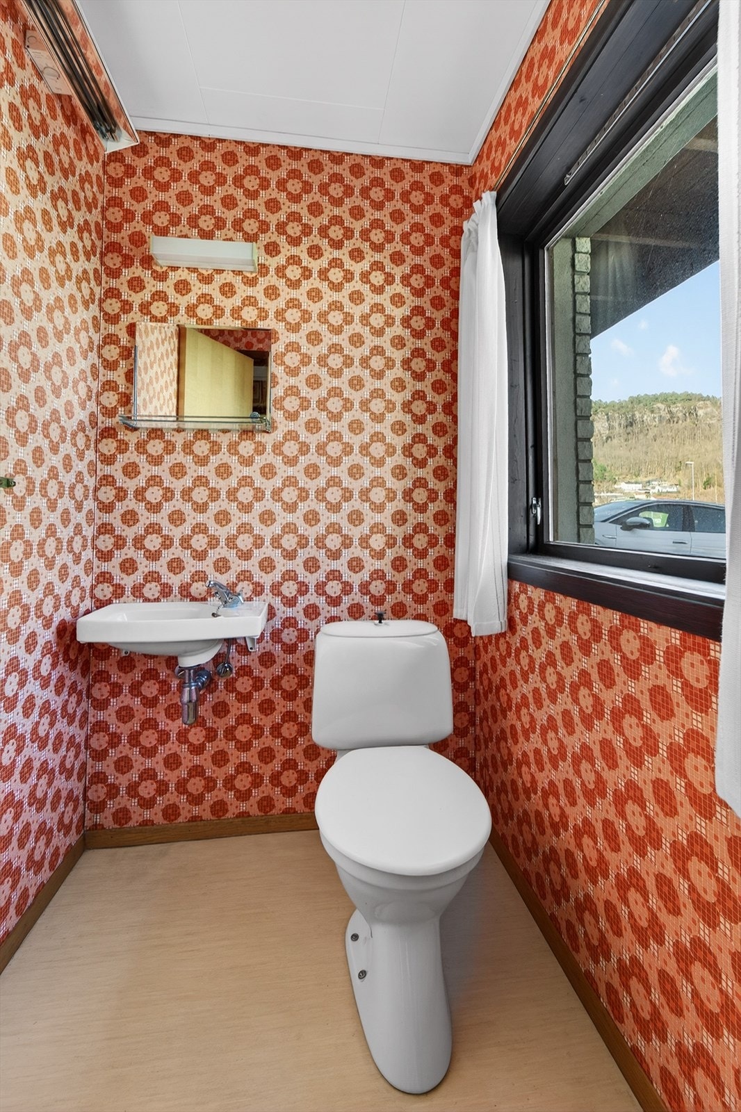 Gjestetoalett i 1.etasje. Galleribilde