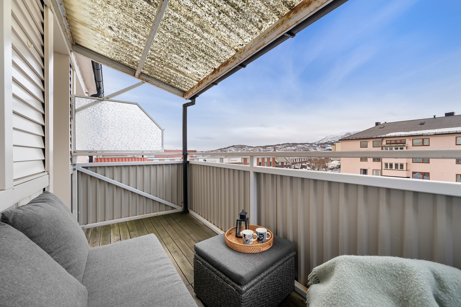 Balkong med gode solforhold og fin utsikt! Galleribilde