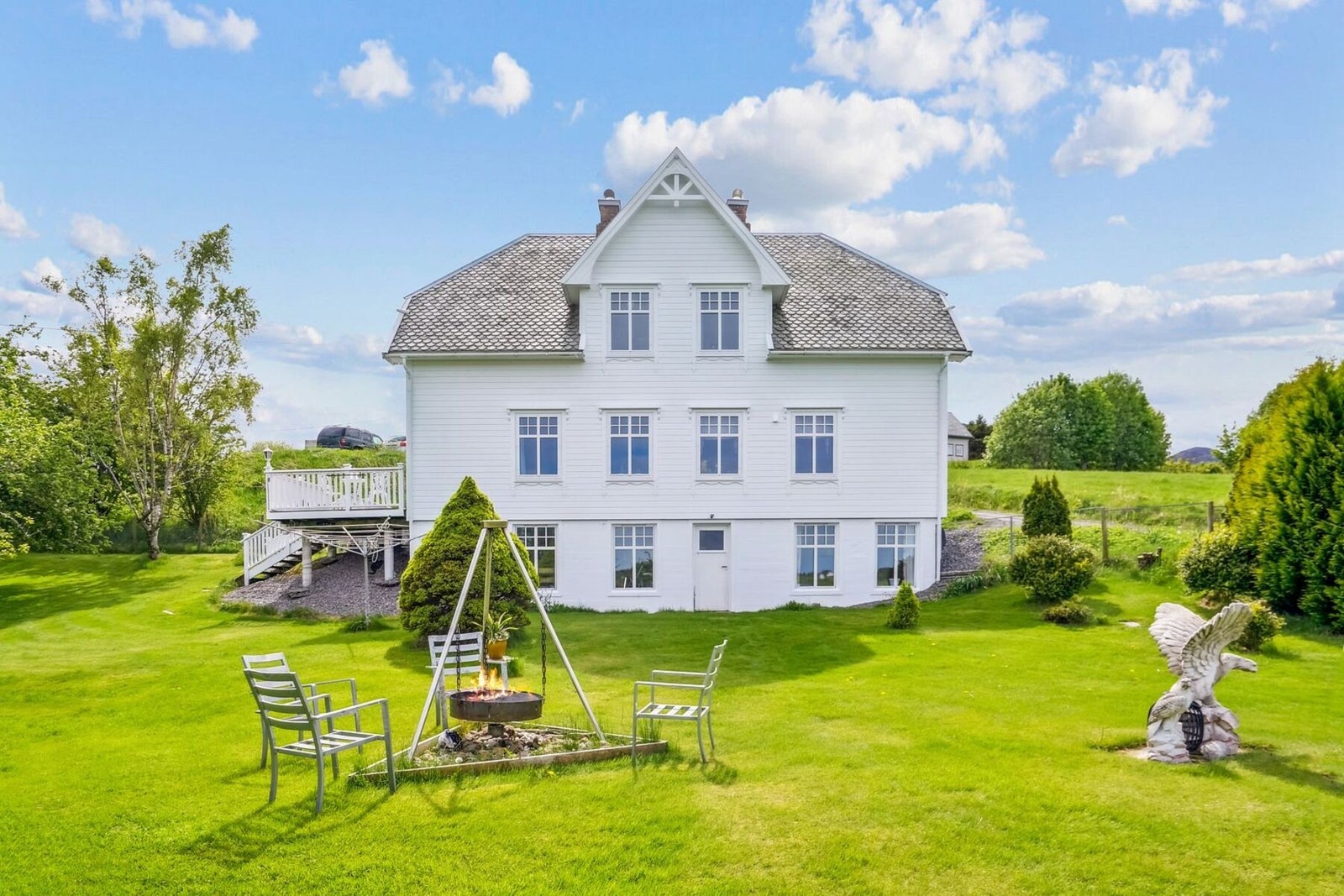 Sommerlig idyll i Gaurehaugevegen! Galleribilde