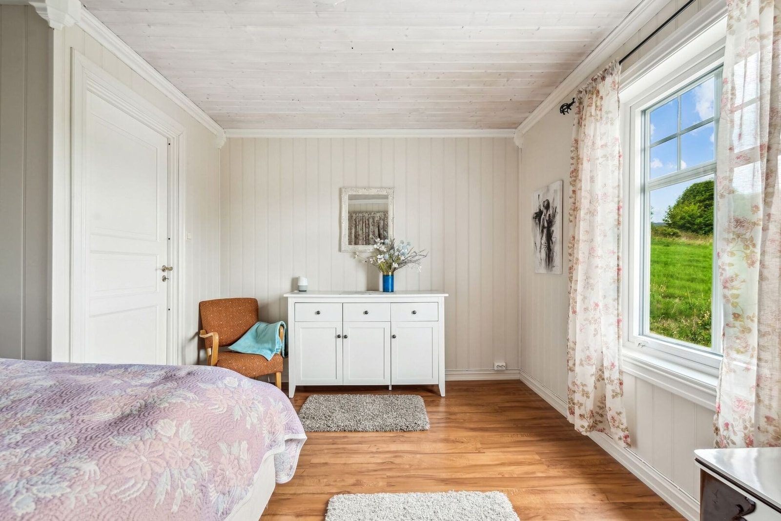 I 2. etasje er det 3 soverom. Galleribilde