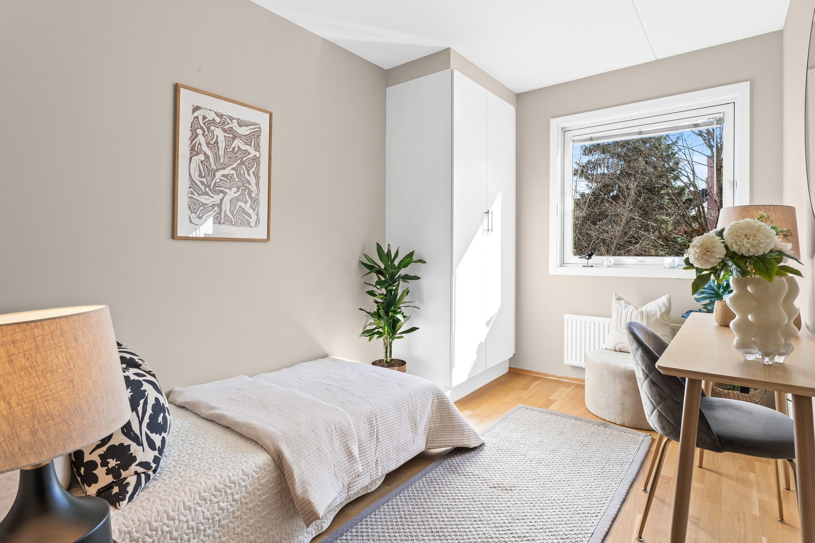 For ytterligere oppbevaring disponerer boligen en kjellerbod Galleribilde