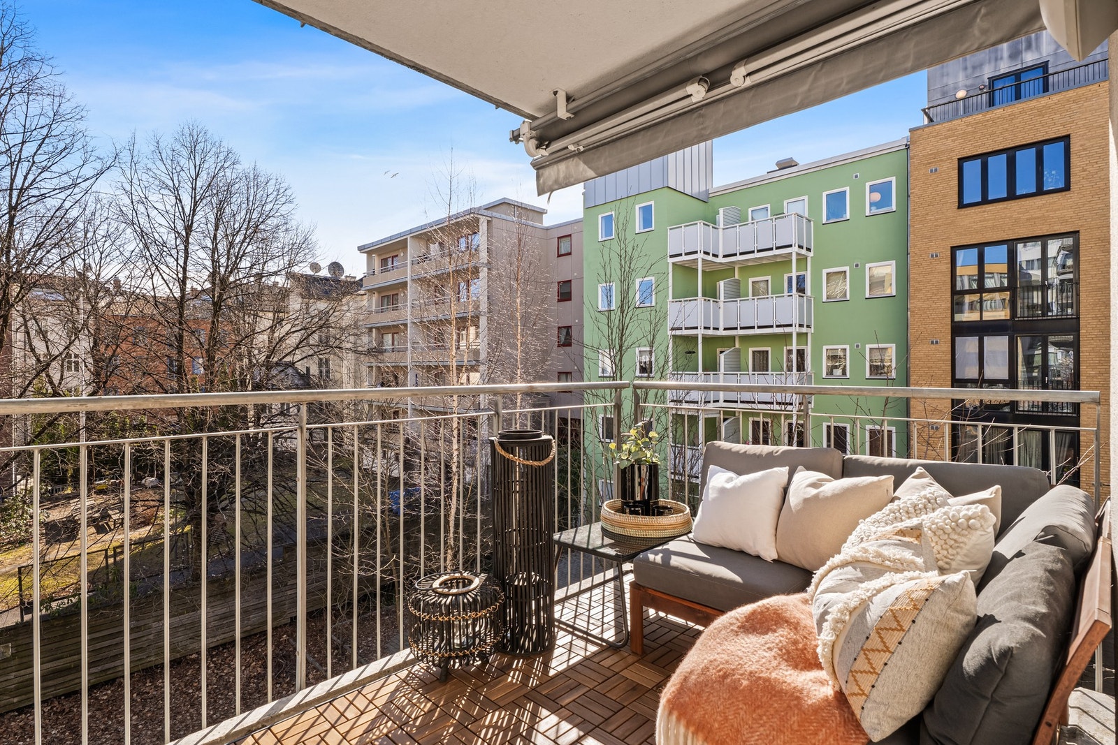 Balkongen har en størrelse på 11 kvm. Galleribilde