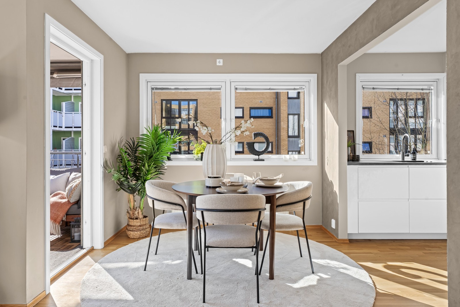 Velkommen til Heimdalsgata 23, ta kontakt med Petter Løsåmoen Galleribilde