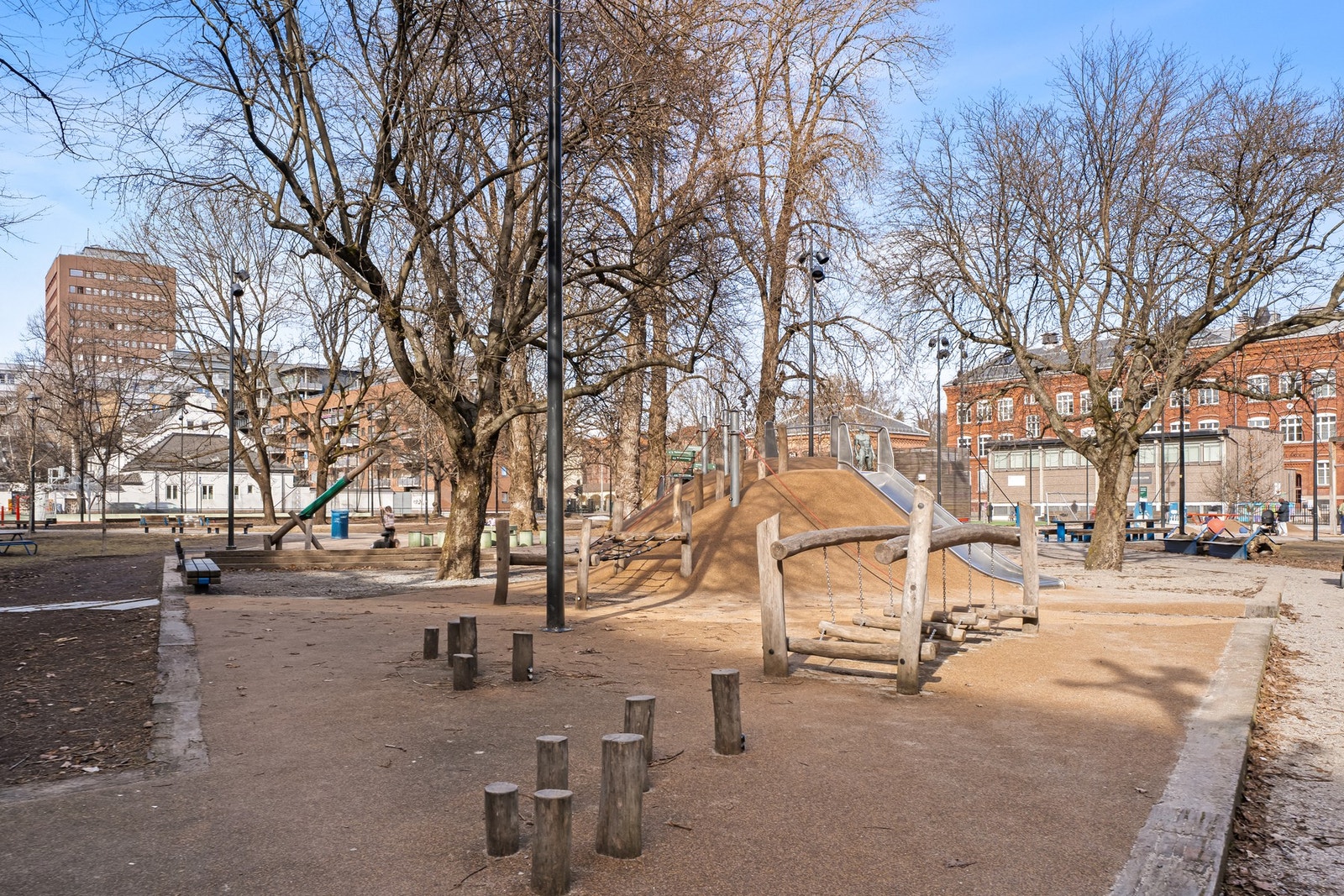 Lekeplass ligger like i nærheten fra boligen Galleribilde