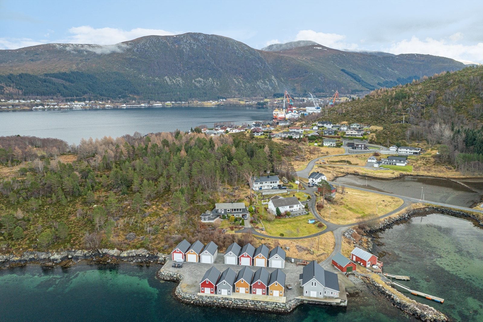 Området er ferdig regulert, og oppstart på opparbeiding av infrastruktur vil igangsettes så snart 4 tomter er solgt Galleribilde