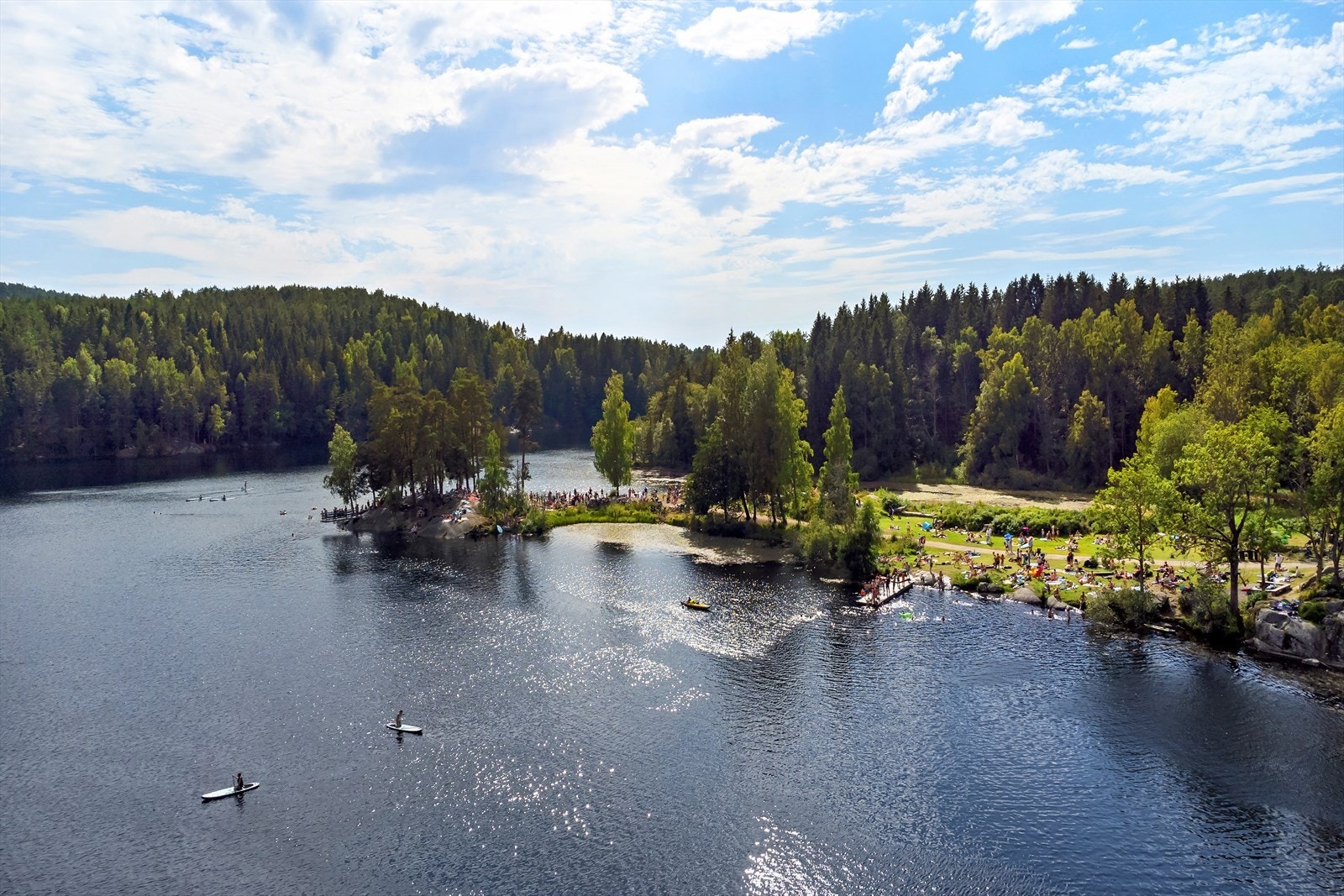 Bråten badeplass byr på fine bademuligheter og gode sommeropplevelser. Galleribilde