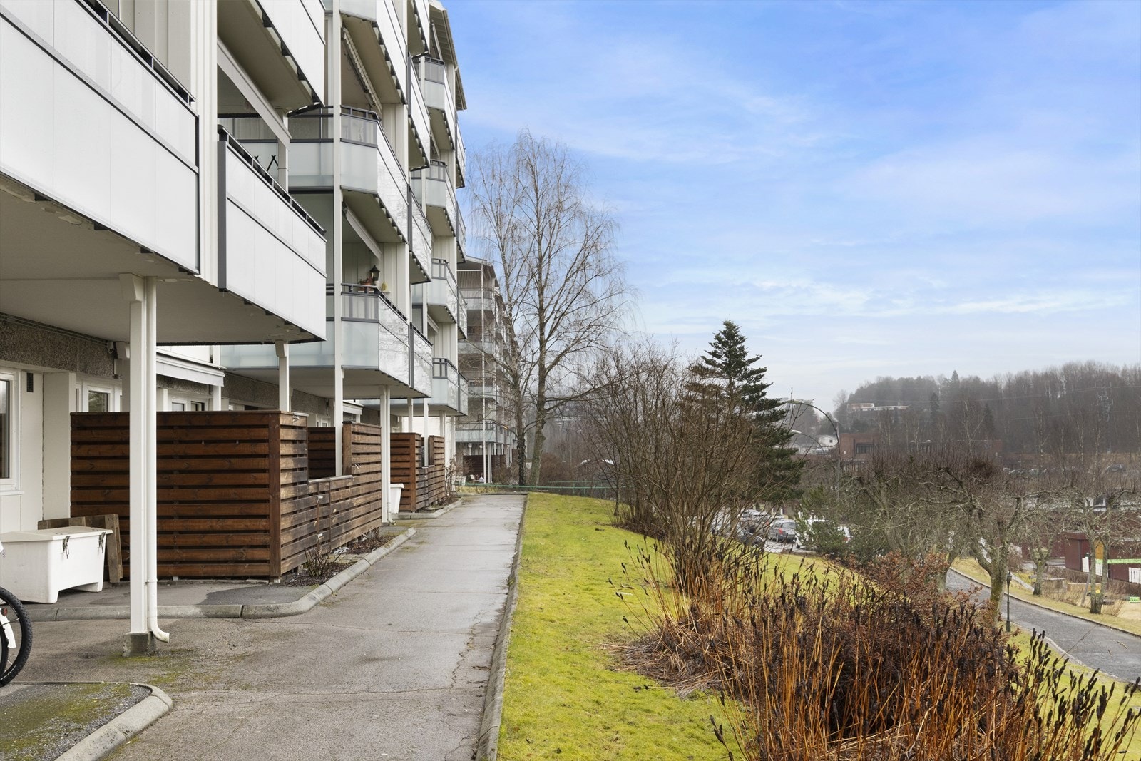 Fasade med balkong. Galleribilde