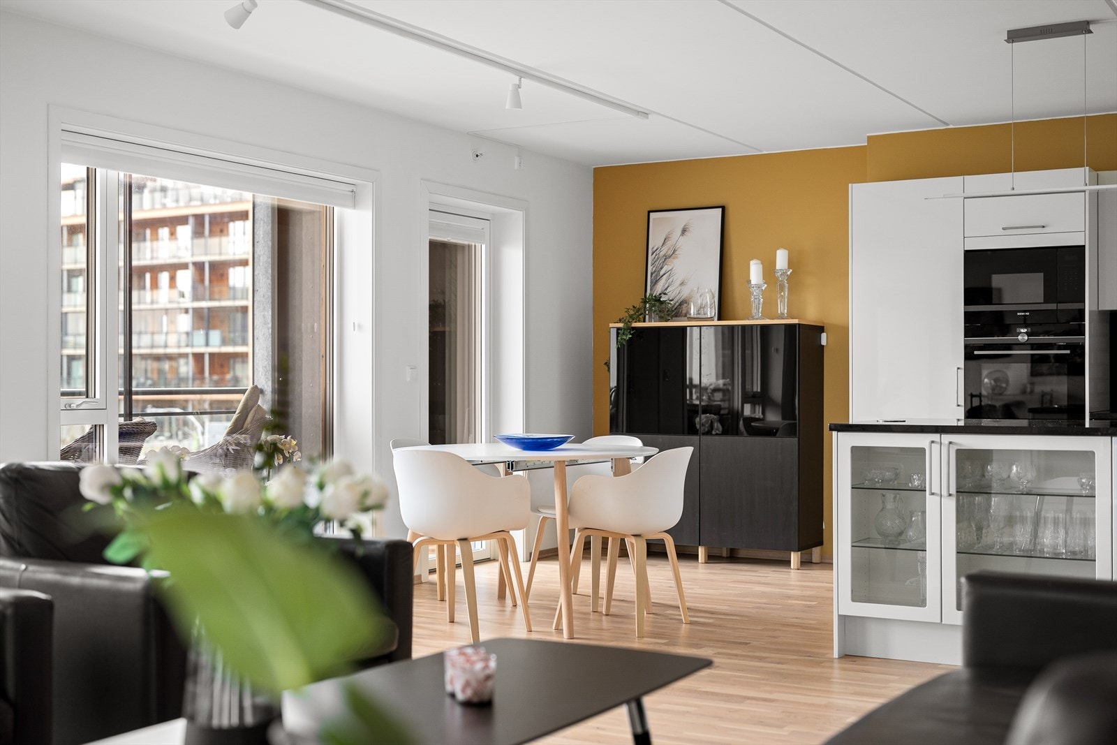 God plass til spisebord ved kjøkken. Galleribilde