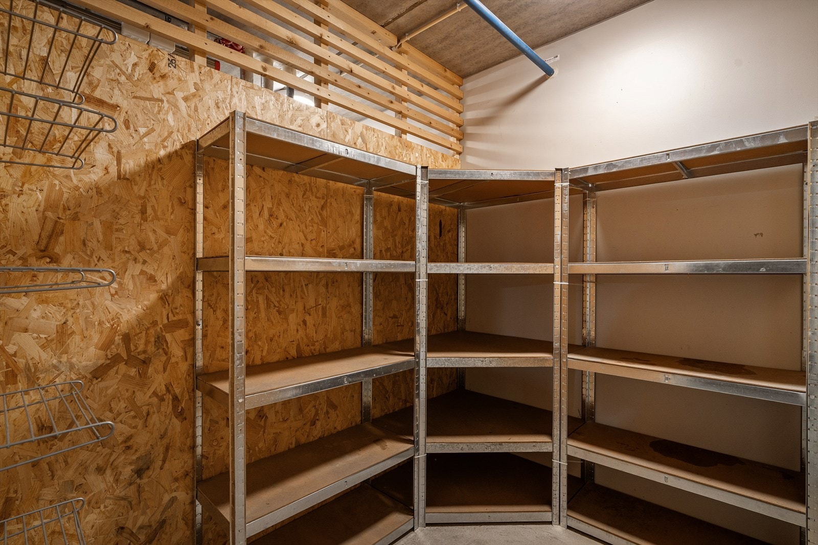 Ekstern bod for ekstra oppbevaring. Galleribilde