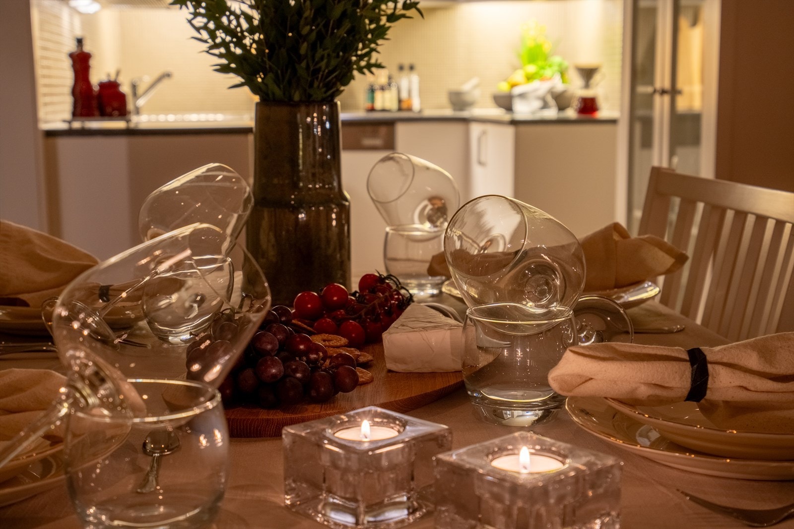 Dekket for gode samtaler og lange kvelder Galleribilde