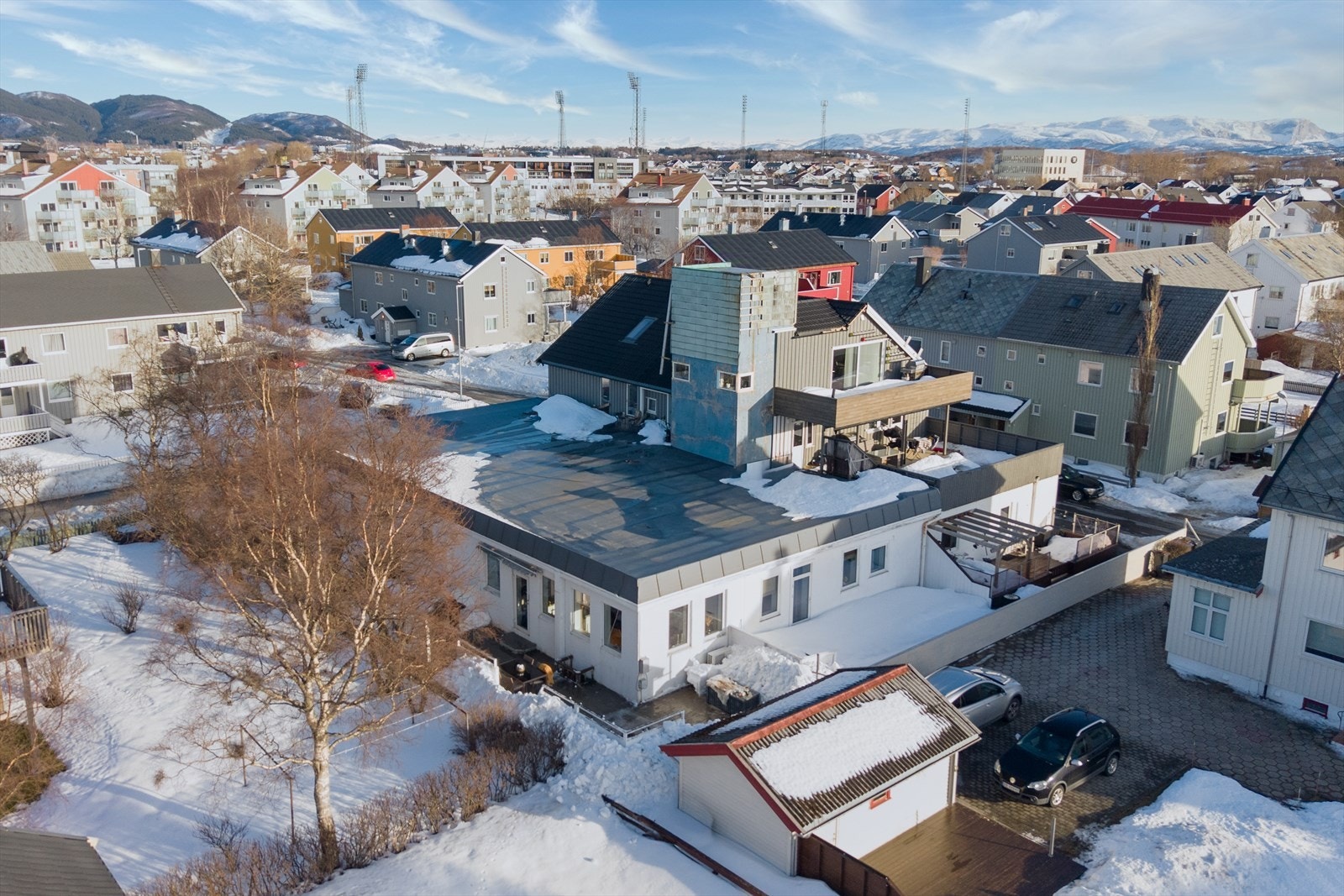 Dronefoto over Roald Amundsens vei 9 Galleribilde