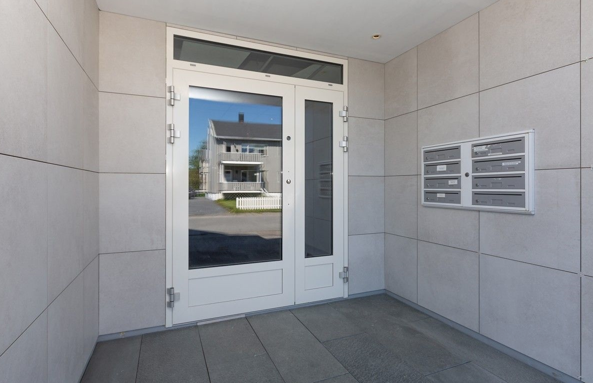 Felles inngangsparti med appstyrt låsesystem Galleribilde