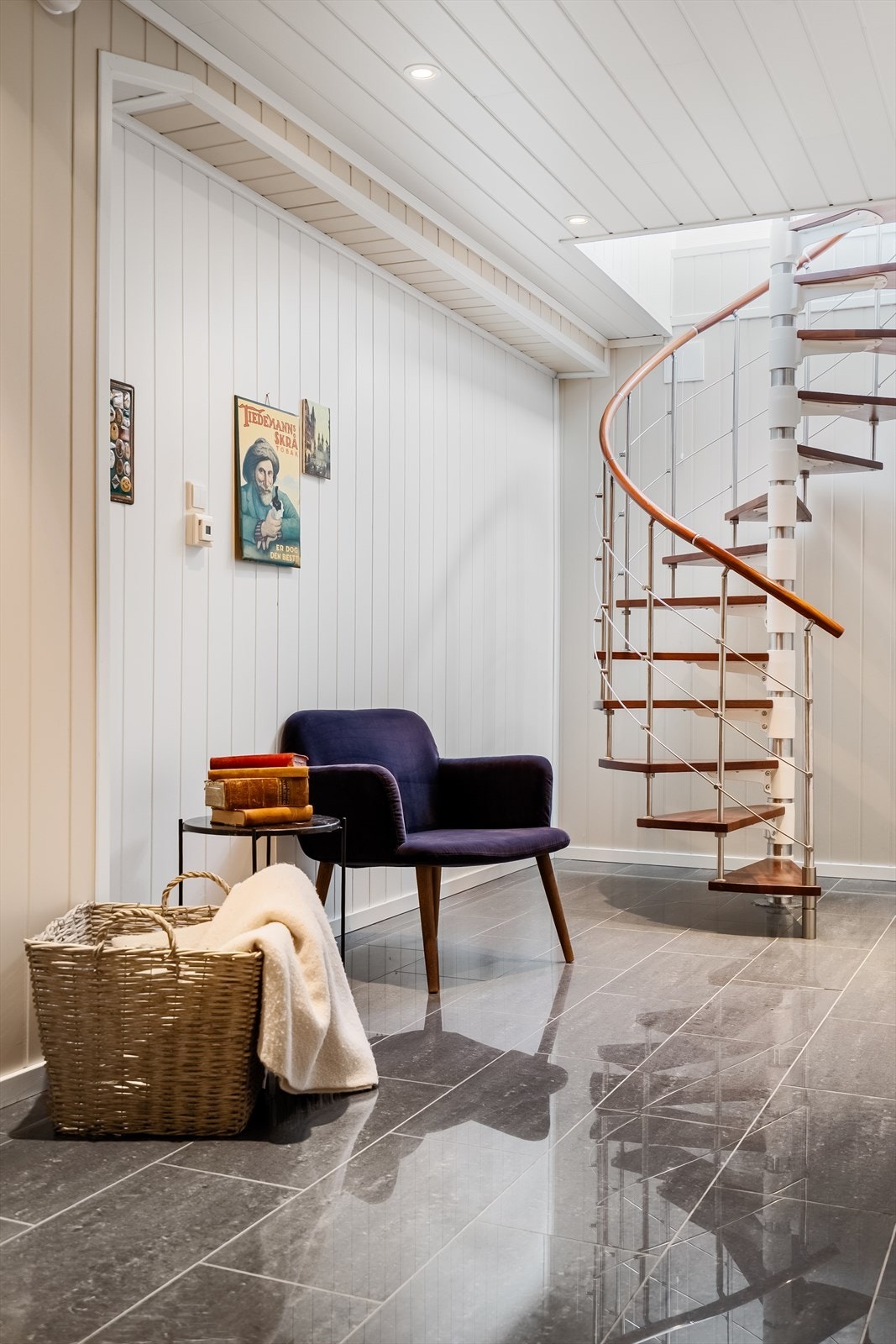 Varme i gulv og downlights i tak. Varmepumpe. Galleribilde