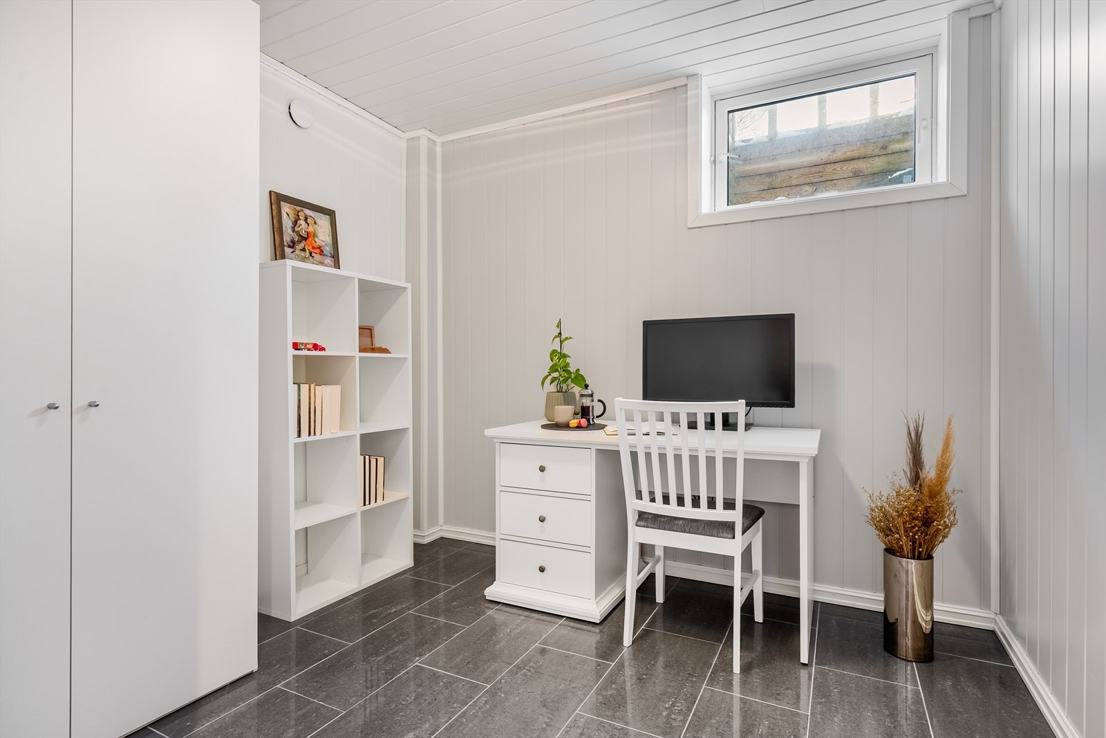 Tilstøtende rom som i dag benyttes som kontor. Galleribilde