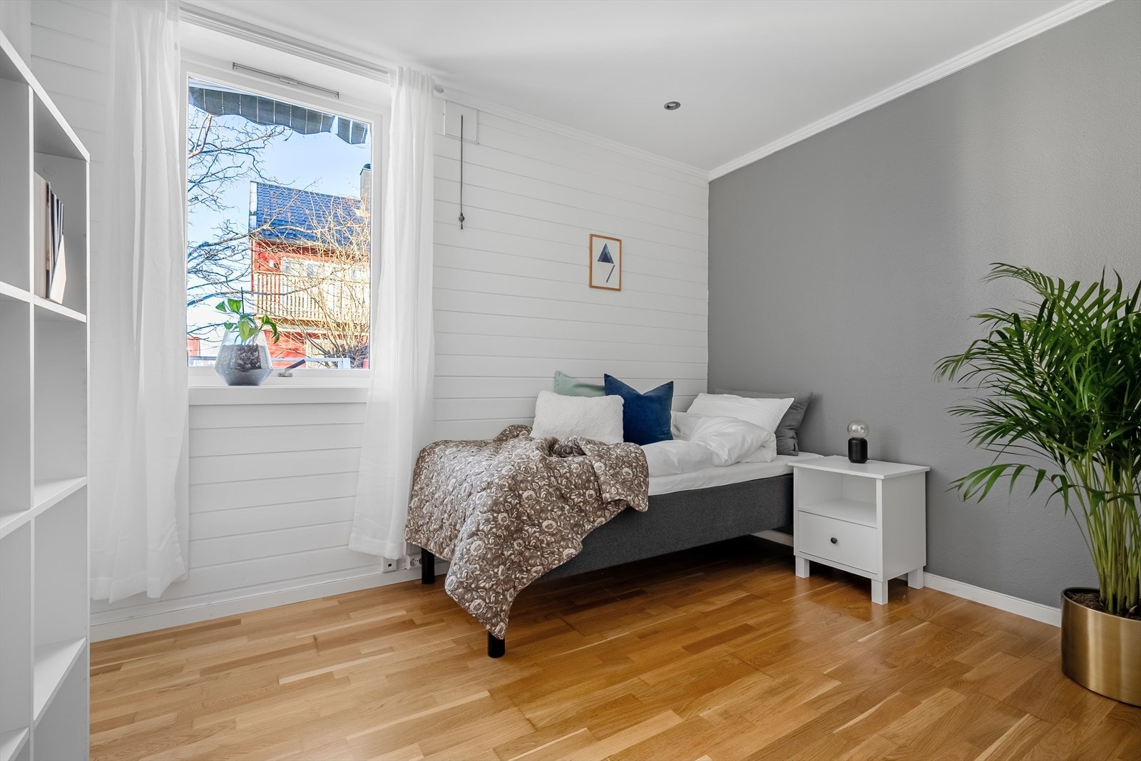 Lyst og trivelig soverom med god størrelse. Galleribilde