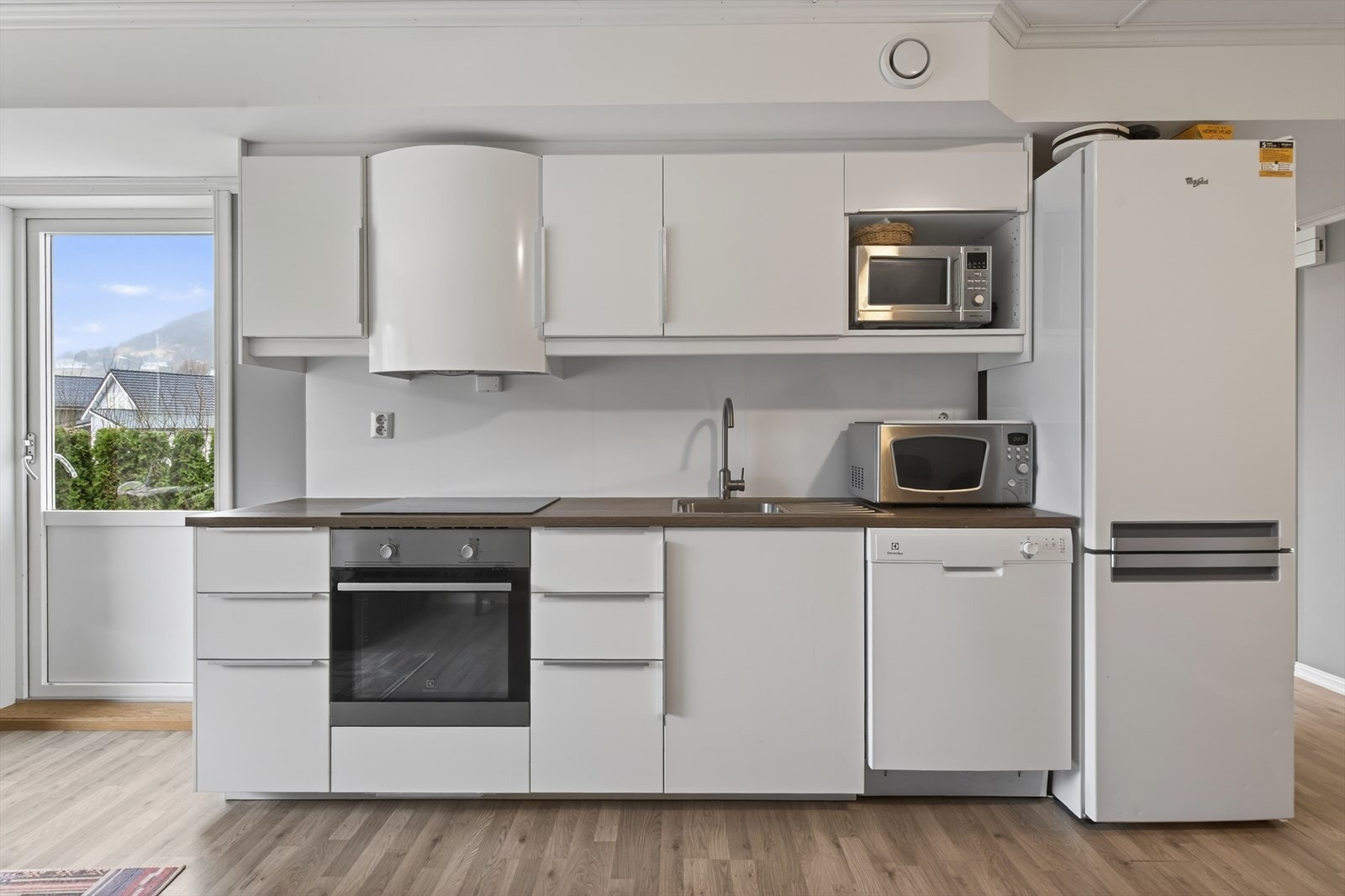 Utleiedel: Kjøkken med åpen stuedel Galleribilde