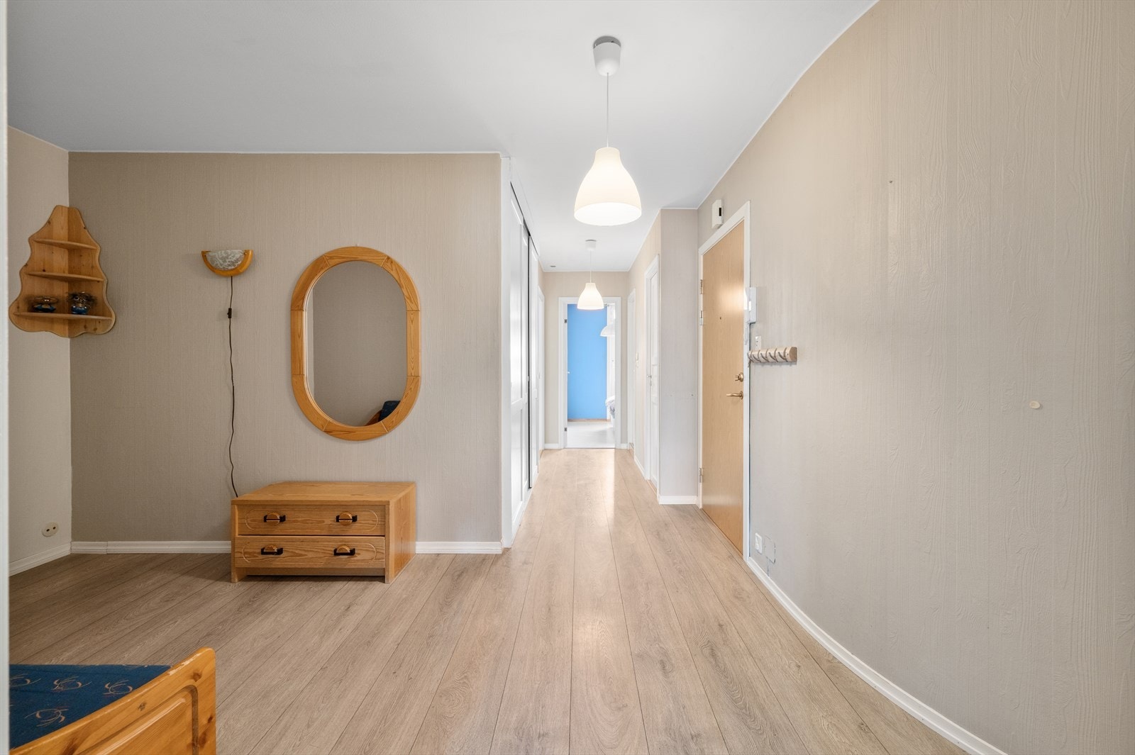 Det første som møter deg er en meget romslig hall på hele 16 m² - her er mulighetene mange. Galleribilde