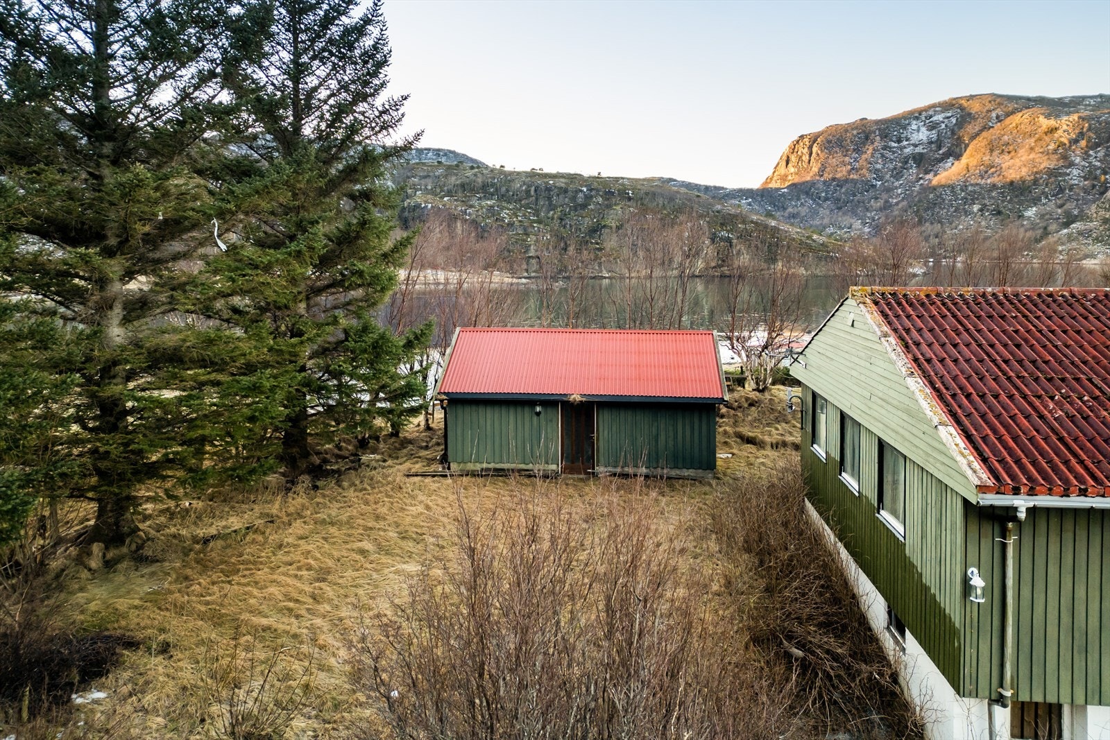 Medfølger garasje på 27 kvm. Galleribilde