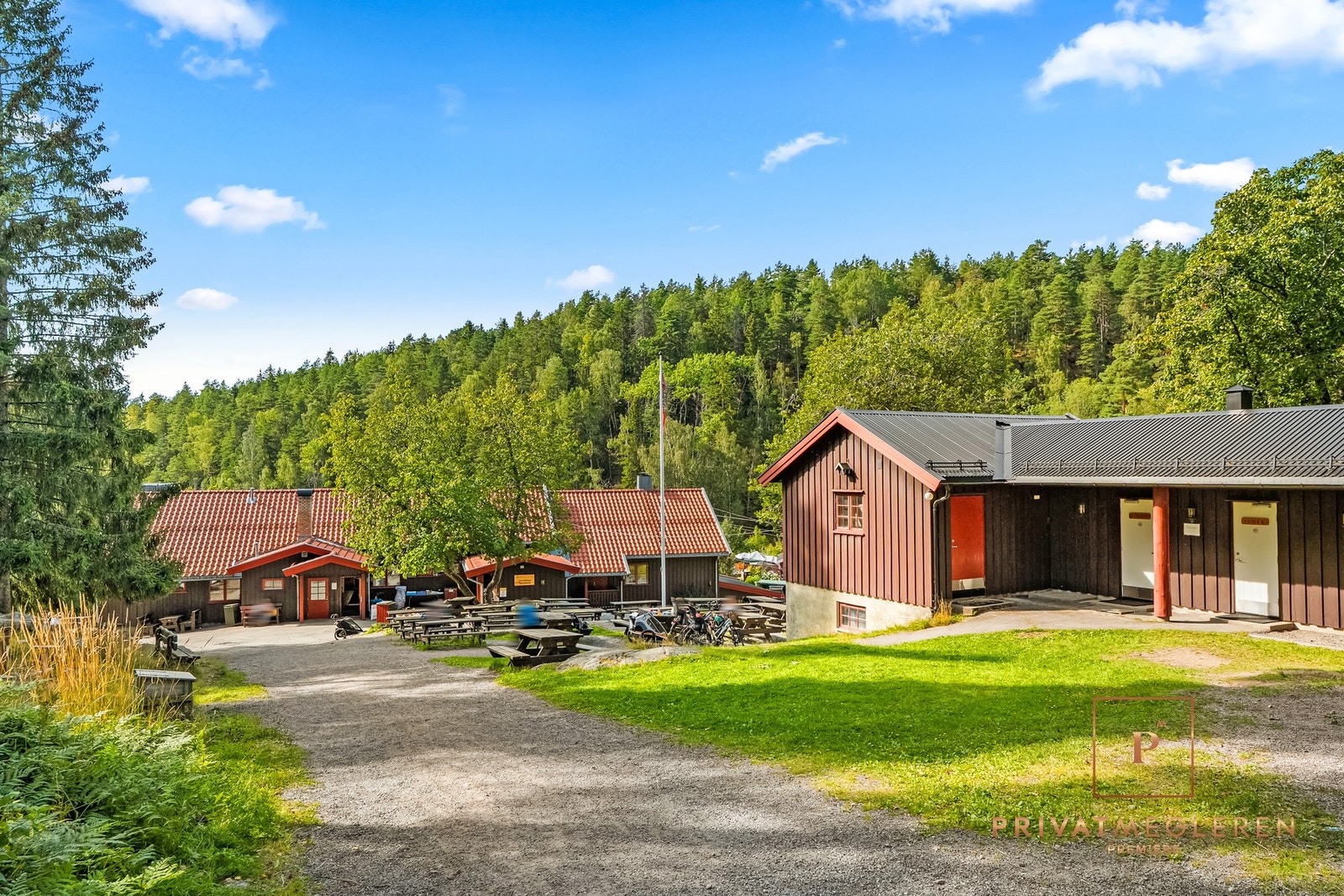 Ved Nøklevann ligger Rustadsaga. Kåret til Oslos beste markastue i 2022. Galleribilde