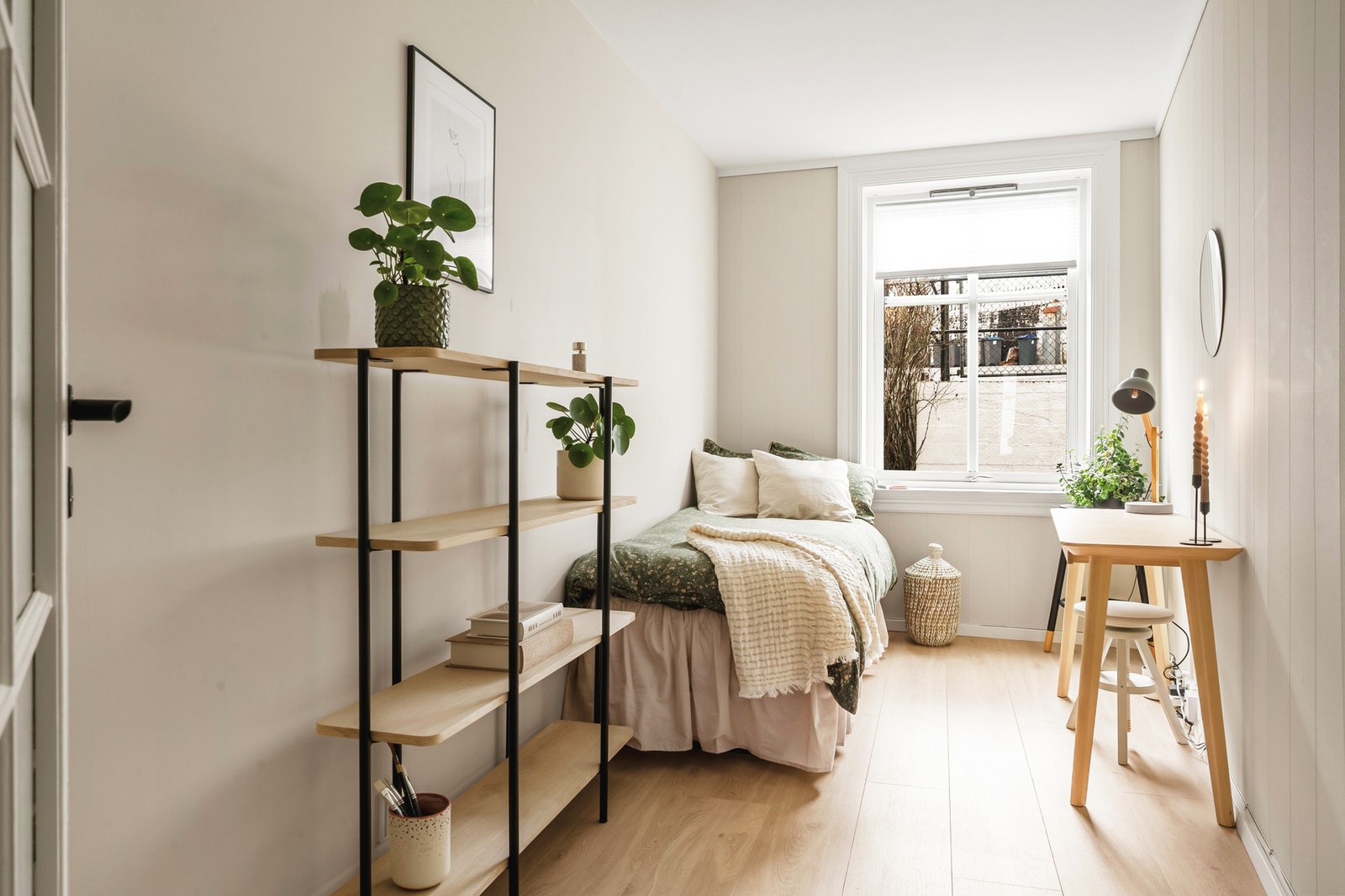 Soverom 2 måler 9,3 kvm. Galleribilde