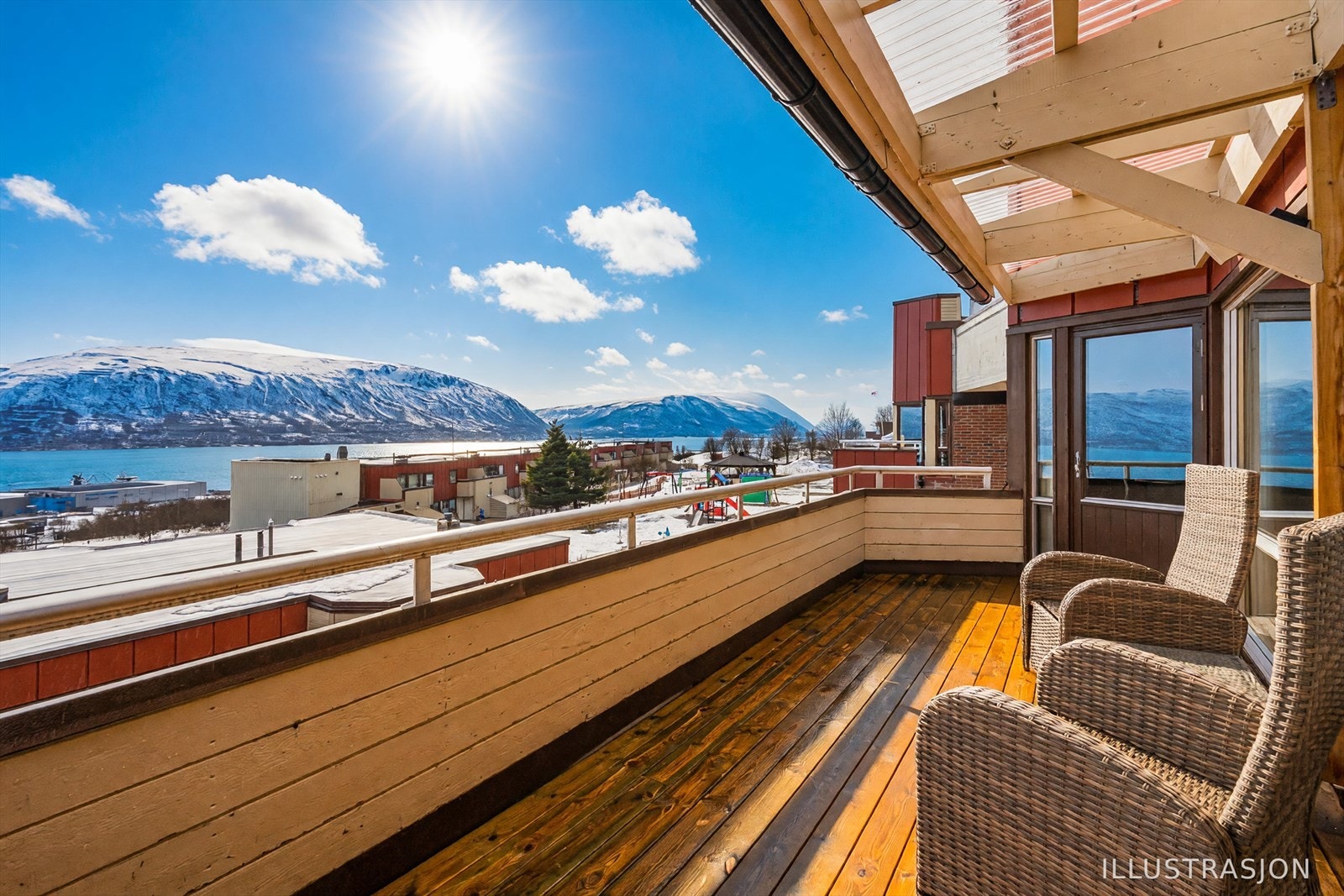 Her er god plass til utemøbler og grillutstyr. Galleribilde