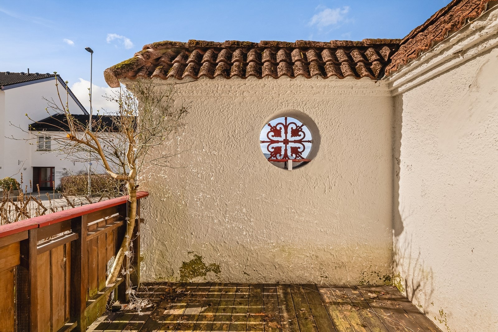 Det gjøres oppmerksom på at denne leiligheten ikke har eksklusiv bruksrett på terrassen/platting utenfor leiligheten. Dette er fellesareal. Galleribilde