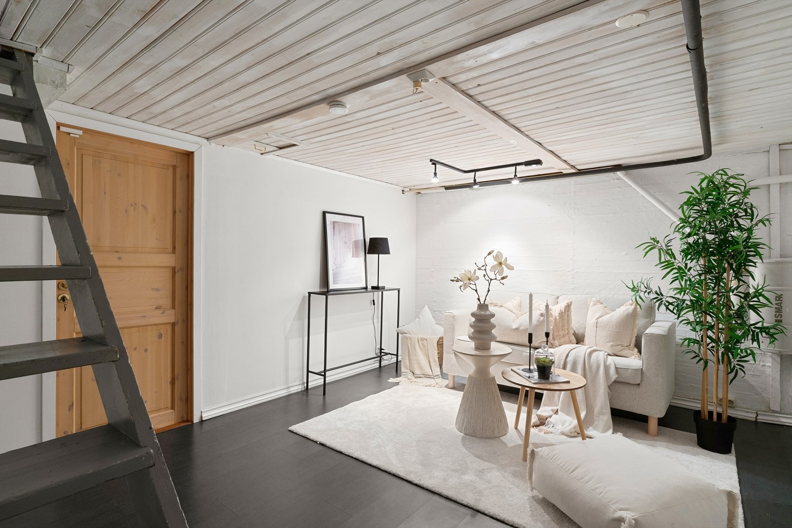 Kjelleren benyttes i dag som vaskekjeller og kjellerstue, men er ikke godkjent for dette formålet. Galleribilde