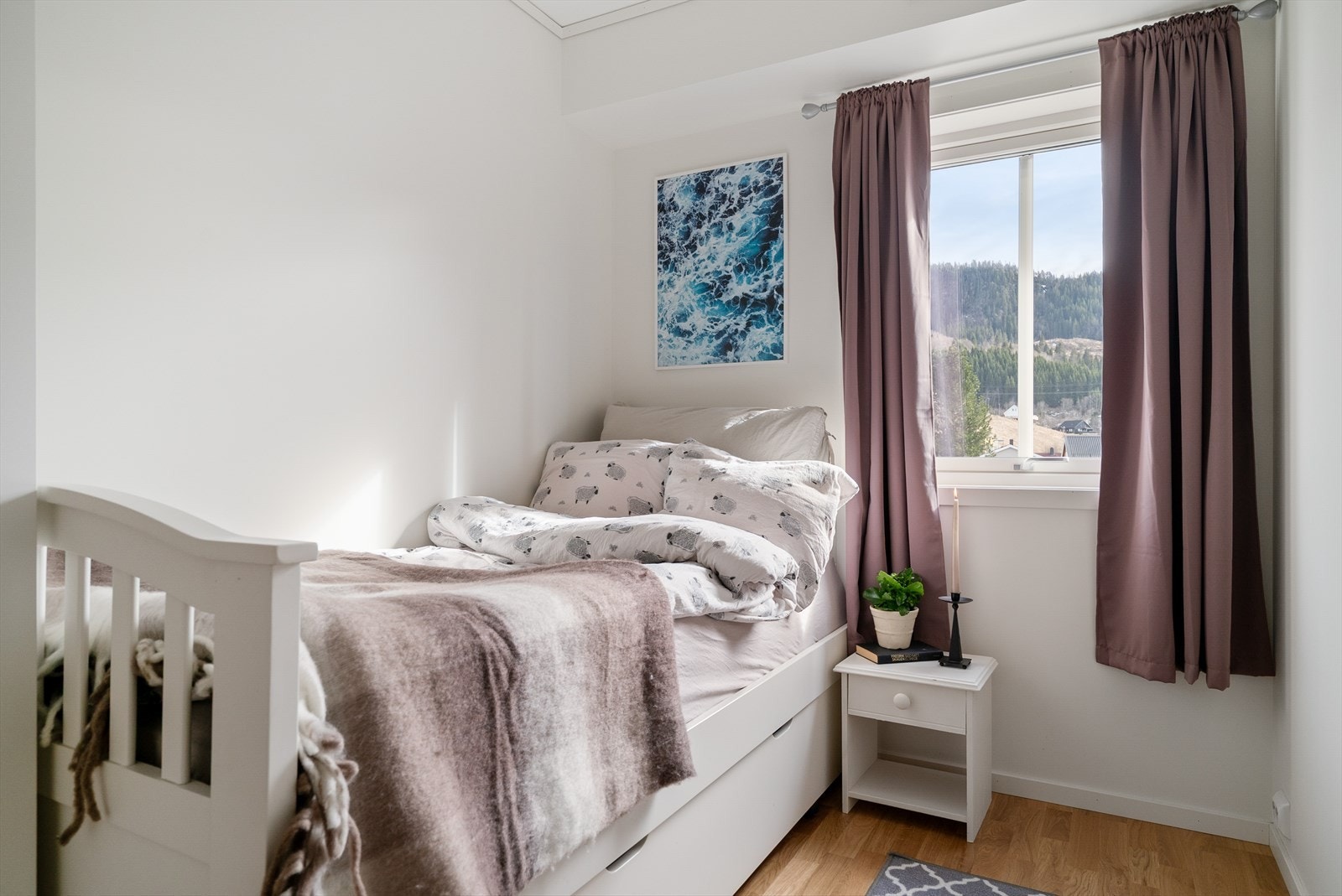 Det andre soverommet er på 7,5 kvm, et perfekt barnerom, gjesterom eller hjemmekontor. Galleribilde