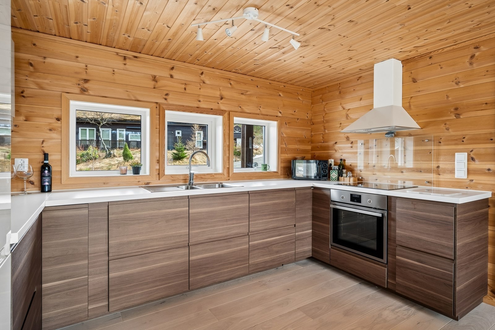 Flott og praktisk kjøkken. Galleribilde