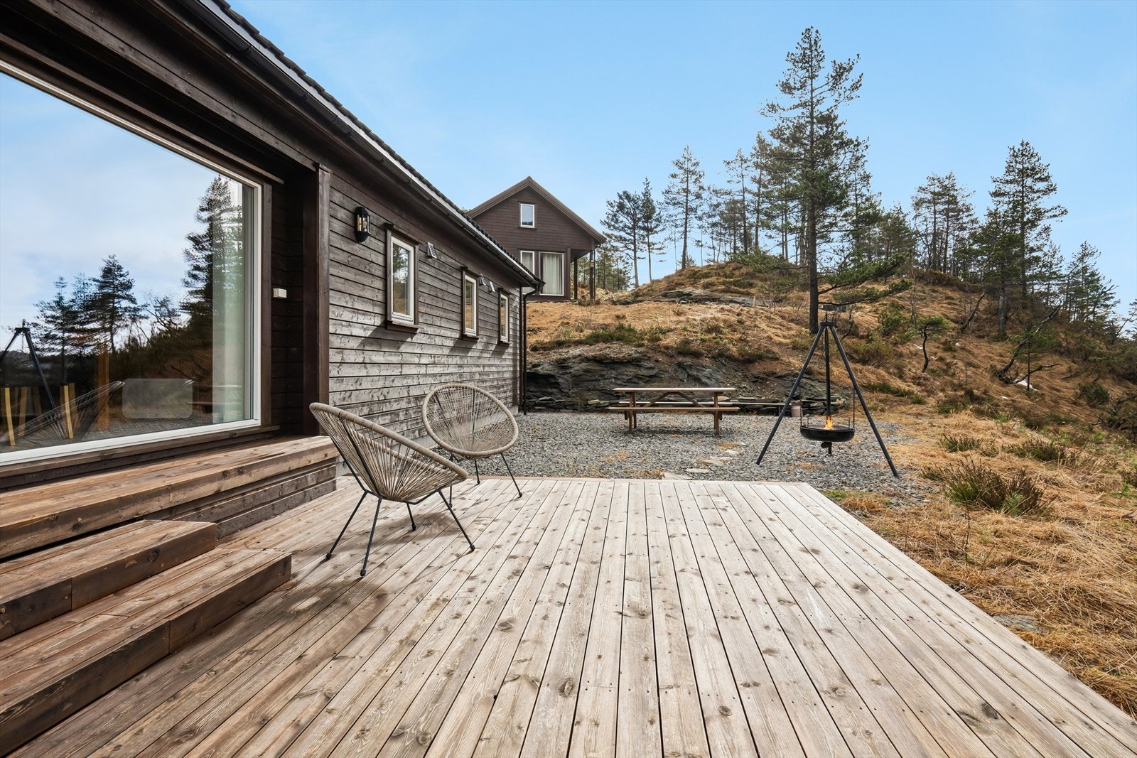 Stor terrasse og uteplass. Galleribilde