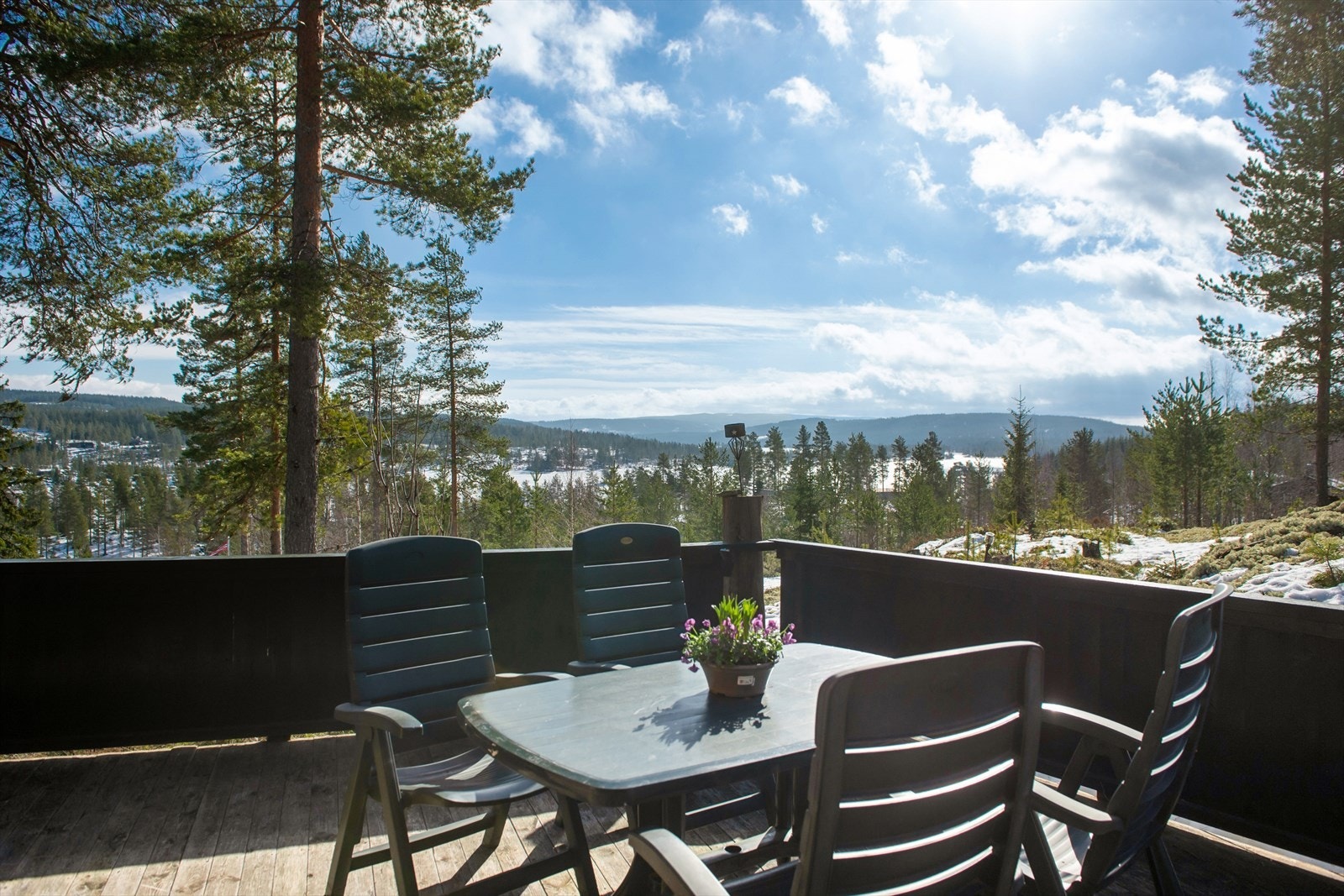Nydelig utsikt fra terrassen. Galleribilde