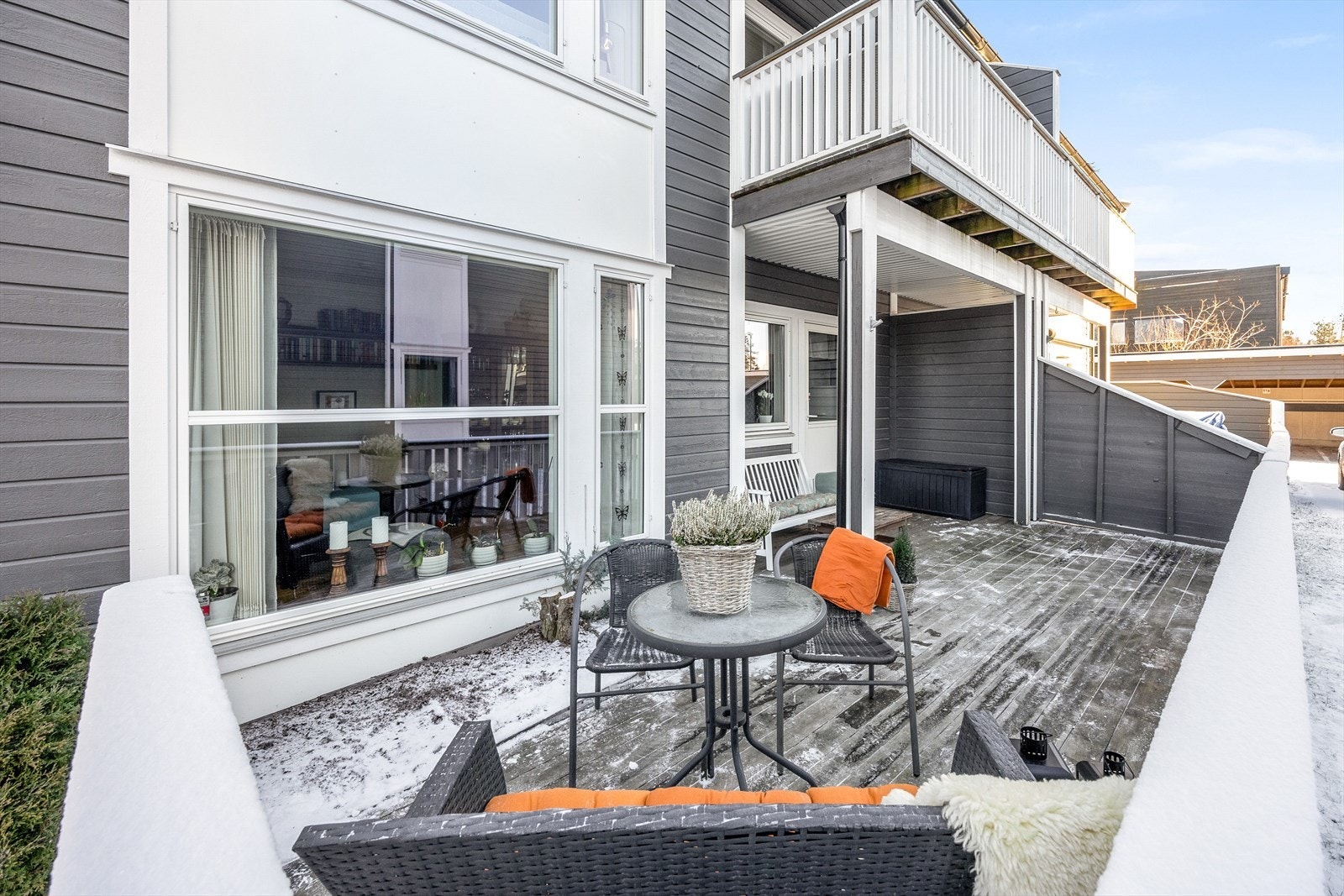 Velkommen til Løkkavegen 11B! En flott andelsleilighet i første etasje med stor markterrasse og to gode soverom. Foto: Espen Døhlen v/ImageDay Galleribilde