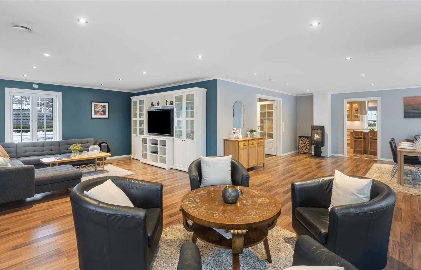 Stue med flere soner Galleribilde