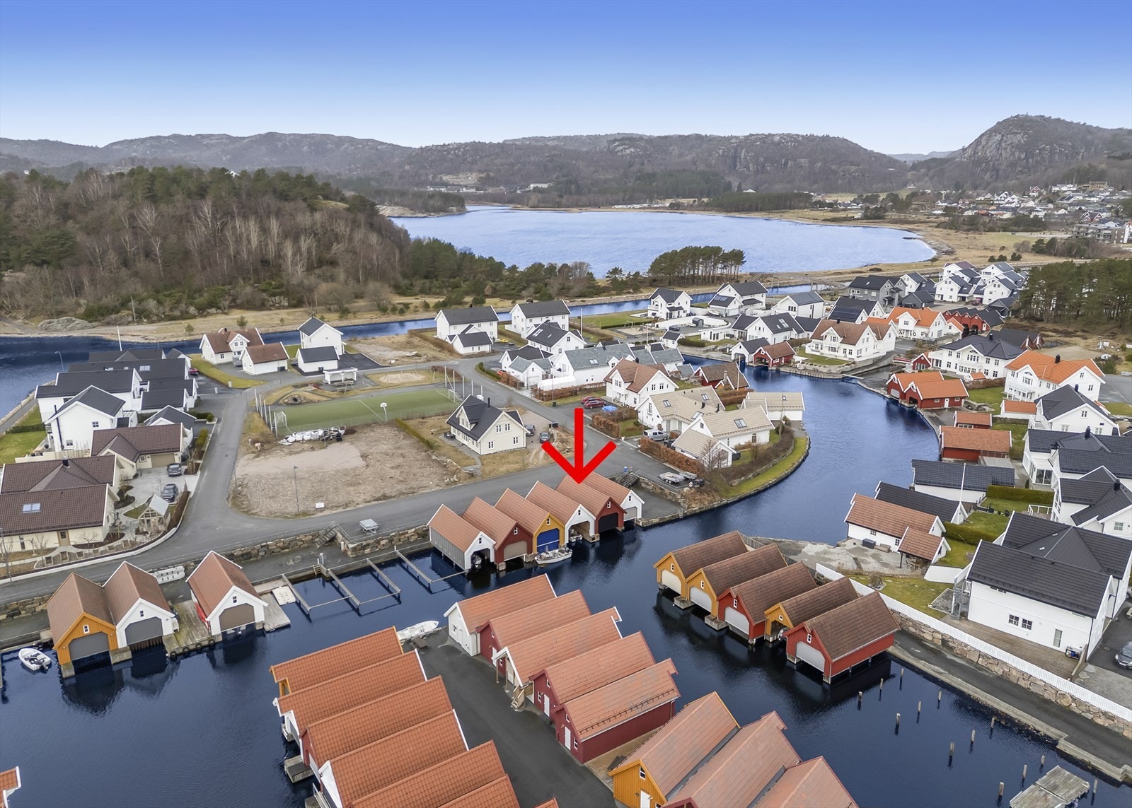 Tilhørende båthus i kort avstand fra eiendommen Galleribilde