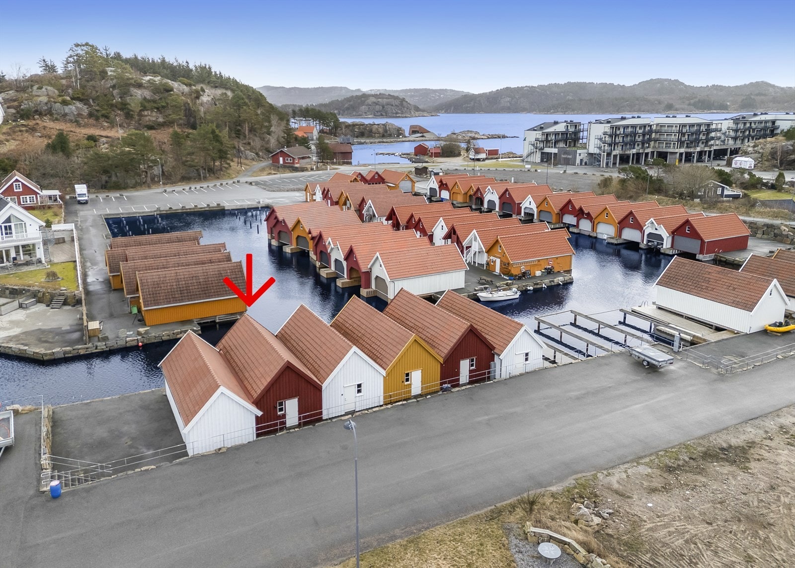 Tilhørende båthus Galleribilde