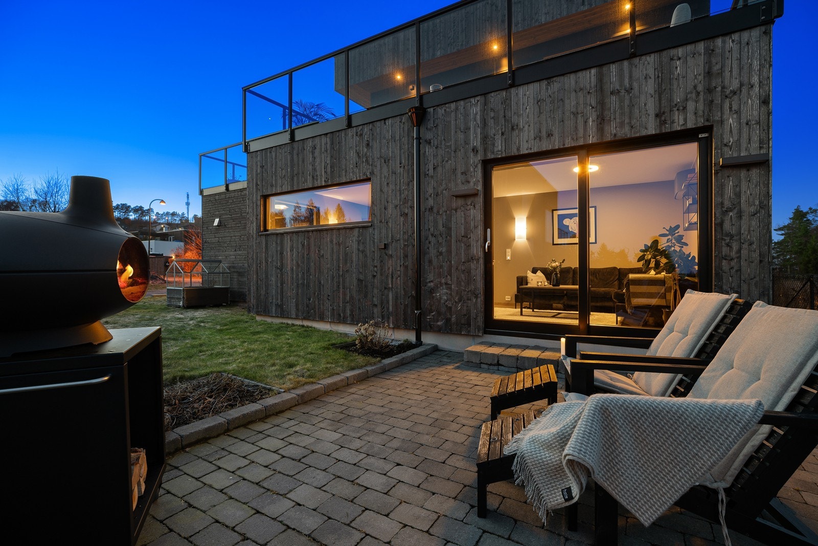 Uteområde i hagen Galleribilde