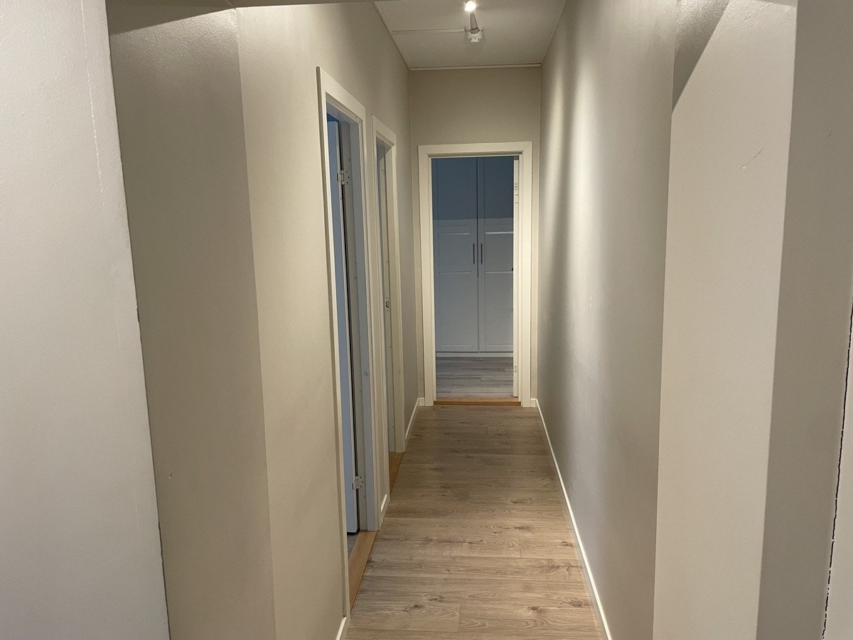 Gang ved sovereom Galleribilde