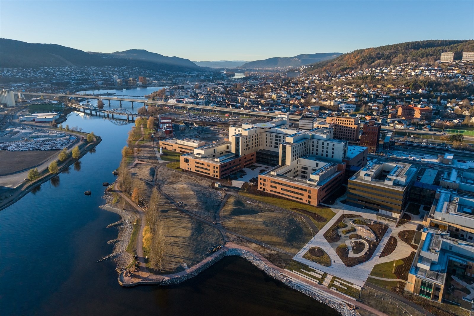 Fra leiligheten er det få minutters gange til Drammen nye sykehus Galleribilde